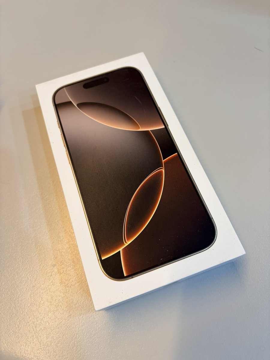 要跟我的16說掰掰了… https://t.co/tvIZv1G5Fr