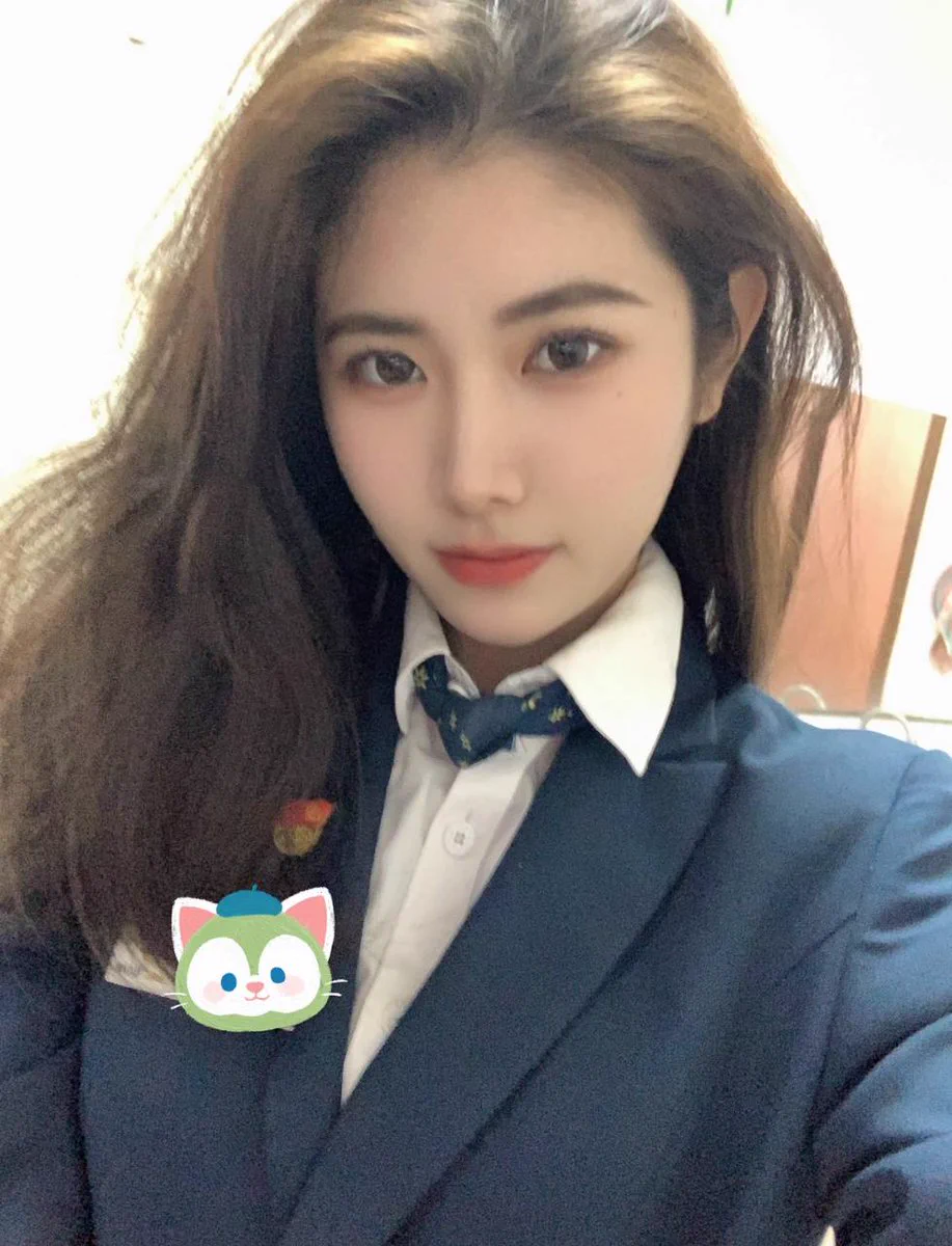90后，身高165cm，体重49kg 。蜜桃臀。结婚不久的银行小少妇。

喜欢玩，喜欢偷情，单纯喜欢刺激，不是收费女，也没有门槛！喜欢大叔类型或同龄左右。成熟稳重的味道我真的会潮吹…

假期期间可以约，满足条件的可以私信，同城优先～ https://t.co/NxDN5iDOot