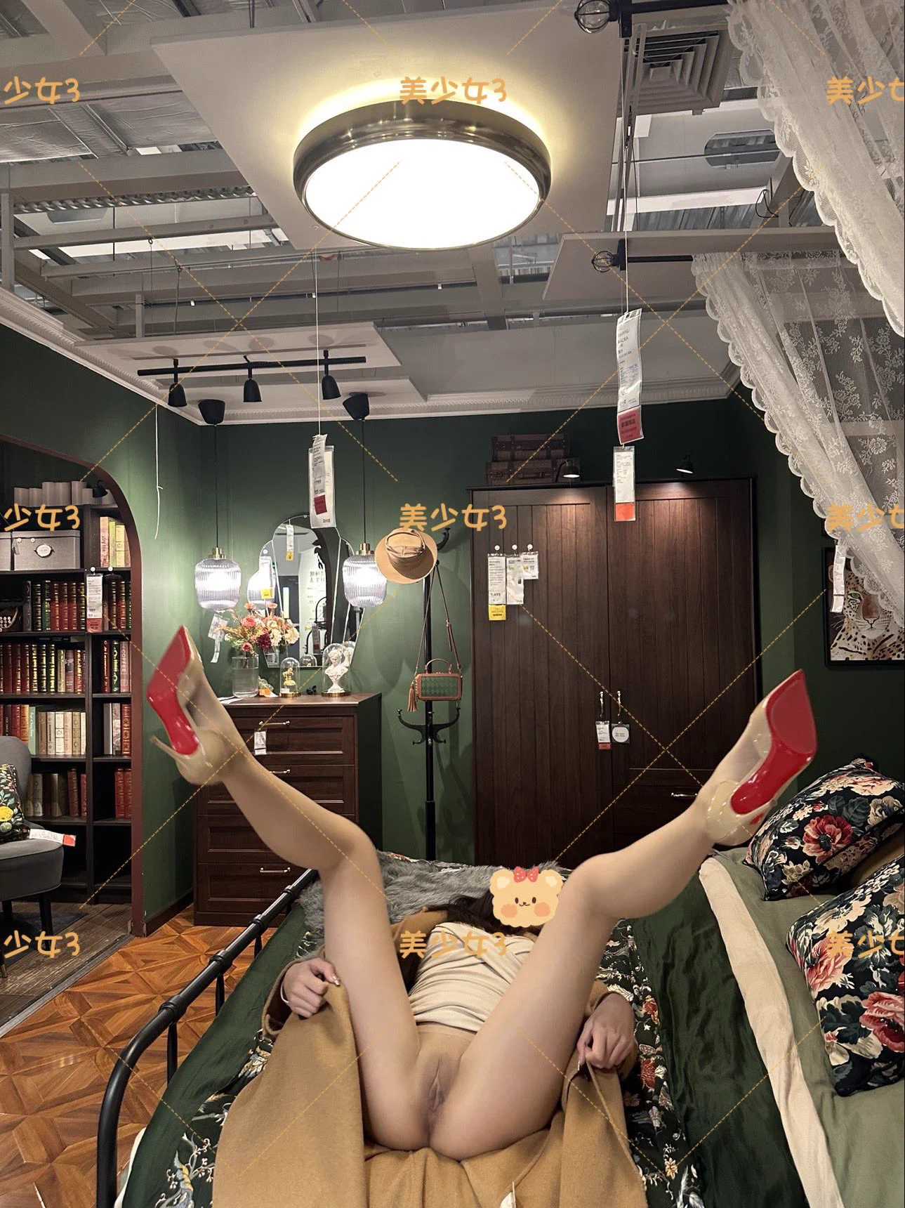 Wataa  随时随地在商场张开 让陌生人看到很刺激 

@ToBulma
@ToBulaer
@KawasawaSen
@BulmaList @luchu888888 https://t.co/w7B203mjsb