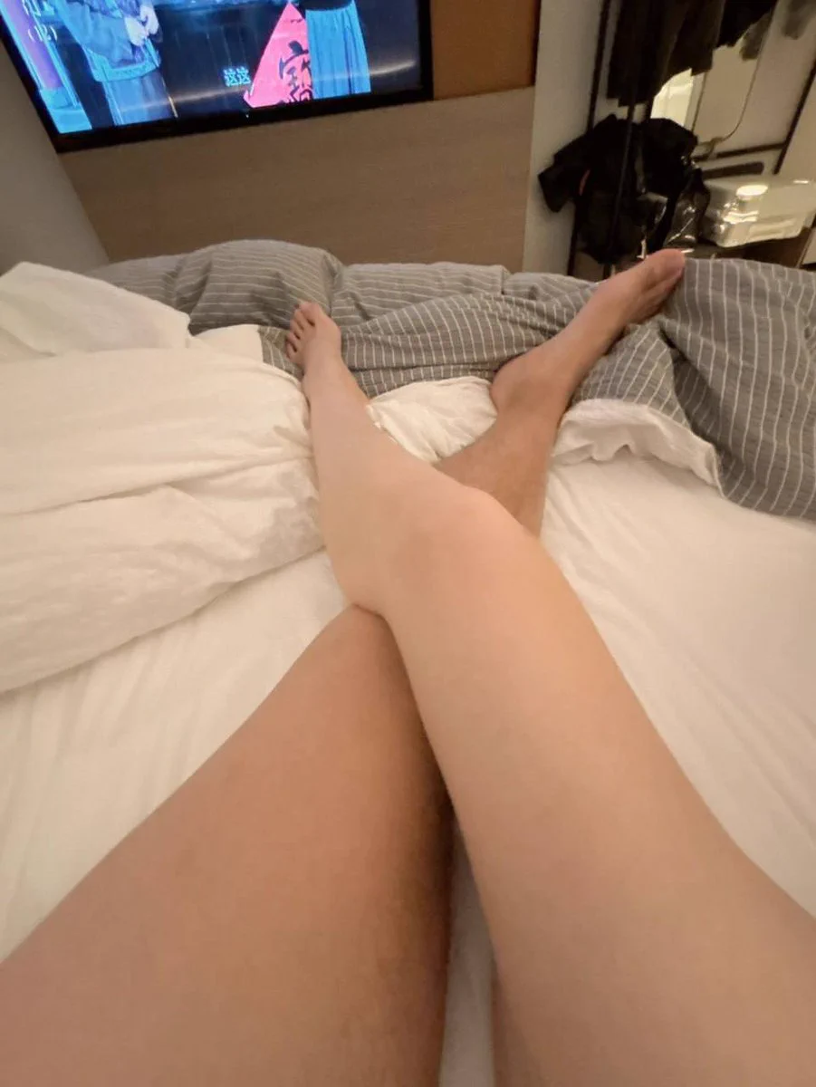 都说对女人来说，最幸福的假期就是开个房，然后走的最近的距离是去洗手间… 

其实有时候比起猛烈的撞击，这种余韵过后的暧昧，也很让人沉醉～

有没有理解这种感觉的，假期剩下的几天可以约一次哦… https://t.co/ucYDRyHpVm