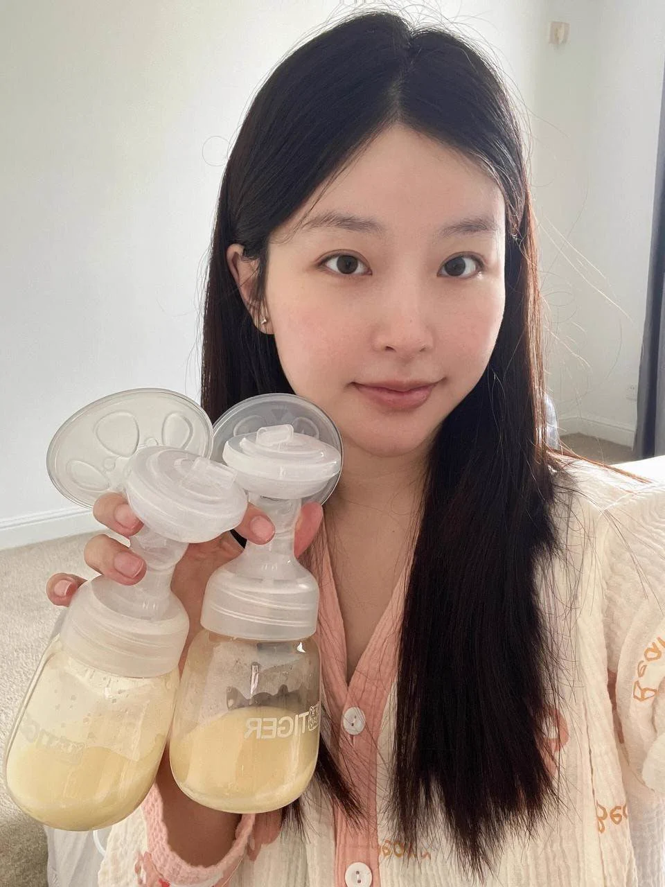 30岁的宝妈咯，生过娃喂过奶的胸，还能自信吧🙈
已婚好多年了，不是每个女人都耐得住老夫老妻平淡枯燥任务式的性生活~ 
来推特随缘找个互不干涉生活的长期线下搭子，要求思想成熟且有礼貌讲卫生的男士~ 
偶尔想感受不同男人带来的新鲜感和激情~满足一下自己的小性欲，不算坏女人吧...
有眼缘的私聊吧~ https://t.co/vIjG05LERJ