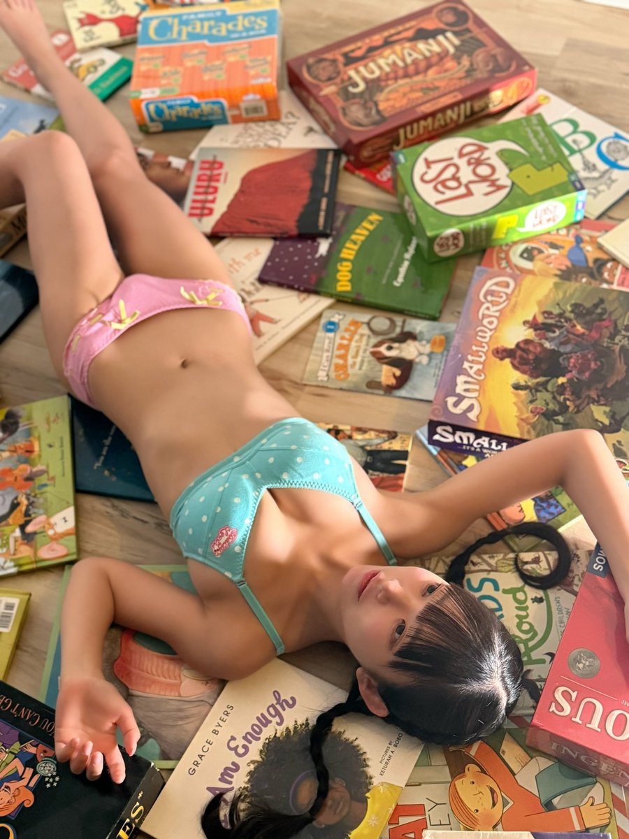 ♡お知らせ♡
最新写真集『MARINERS』
発売記念イベント
東京・名古屋にて開催決定！
東京開催日にはオンラインイベントもあります✨

📍 名古屋
11月29日（土） 星野書店近鉄パッセ店
①14:00〜 ②15:30〜
https://t.co/1H3Ojcd0lV

📍 東京
11月30日（日） ソフマップAKIBAアミューズメント館
18:00〜
https://t.co/UVRC9Ro8Xv

💻 オンラインイベント
同日 20:00〜
https://t.co/LhS3V8mOO1

明日10月5日より受付開始です！
お会いできることを楽しみにしています🫶
よろしくお願いします❤️