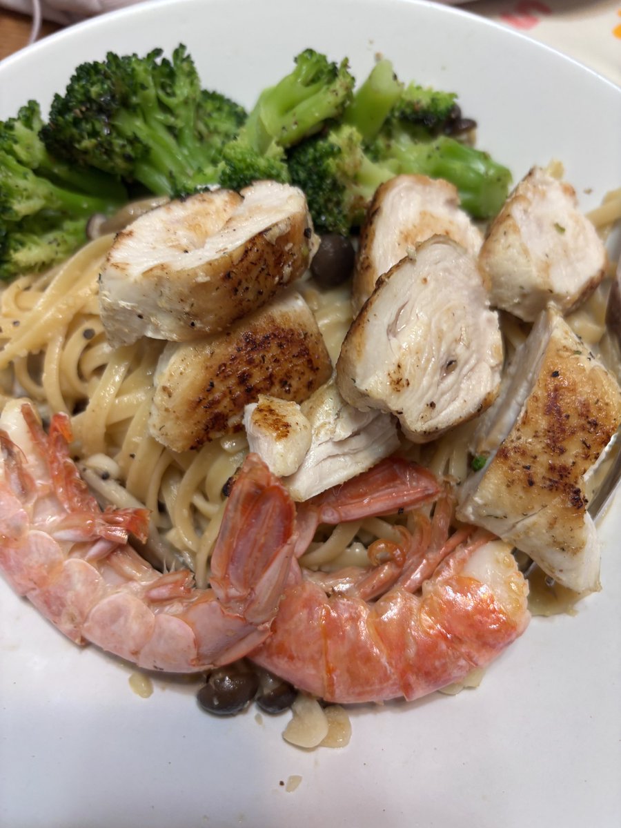 搬家後第一次用瓦斯爐煮蒜香義大利麵🍝超讚的 https://t.co/cVw87Gez7K