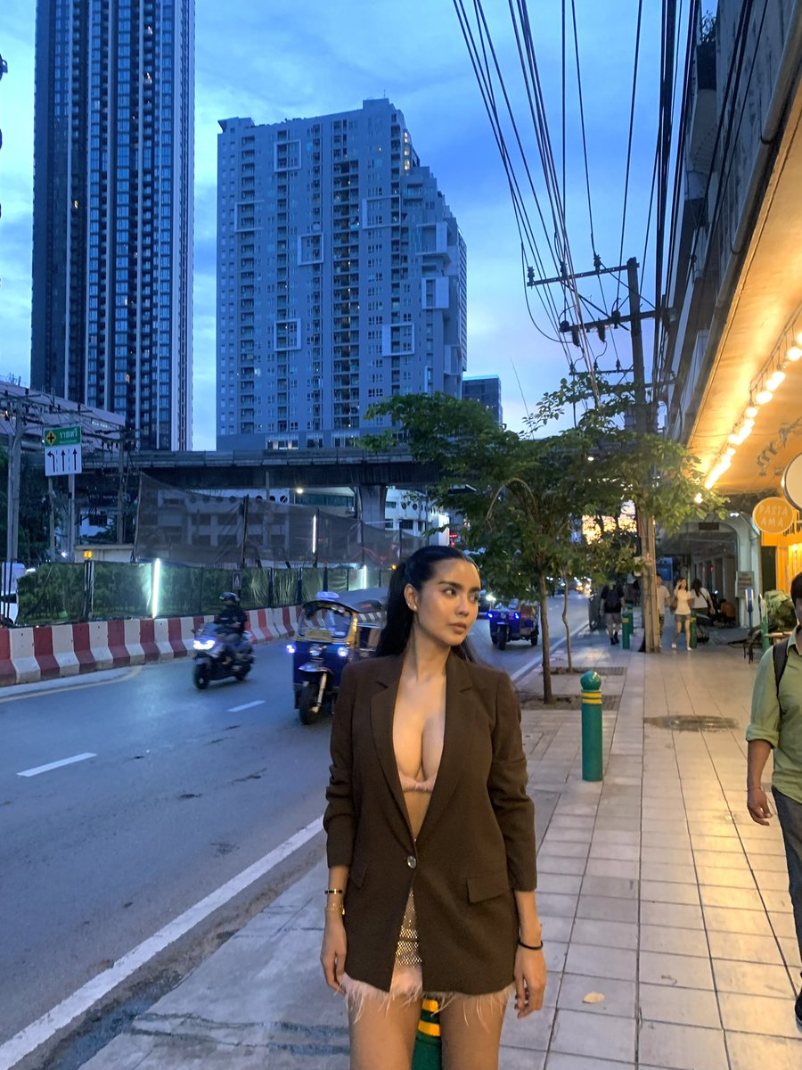 ไปหาไรกิน https://t.co/U1sRPaH2U4