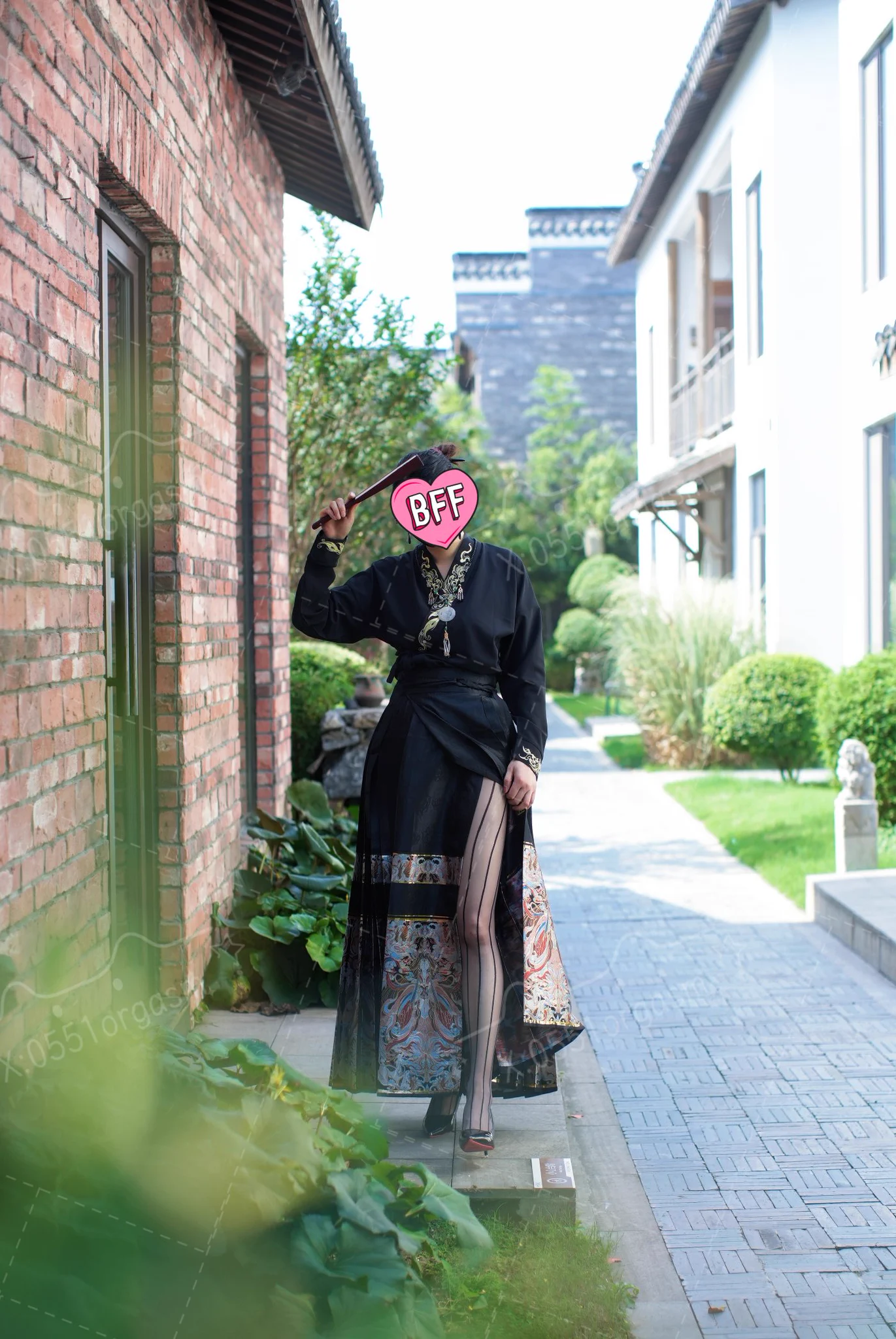 wataa
国风系列第一弹
感谢热情粉丝的支持。
#少妇 #露出 #情趣
@XSGCM
@PYQVQ
@007share 
@luchu888888 https://t.co/00MQcZhNsG