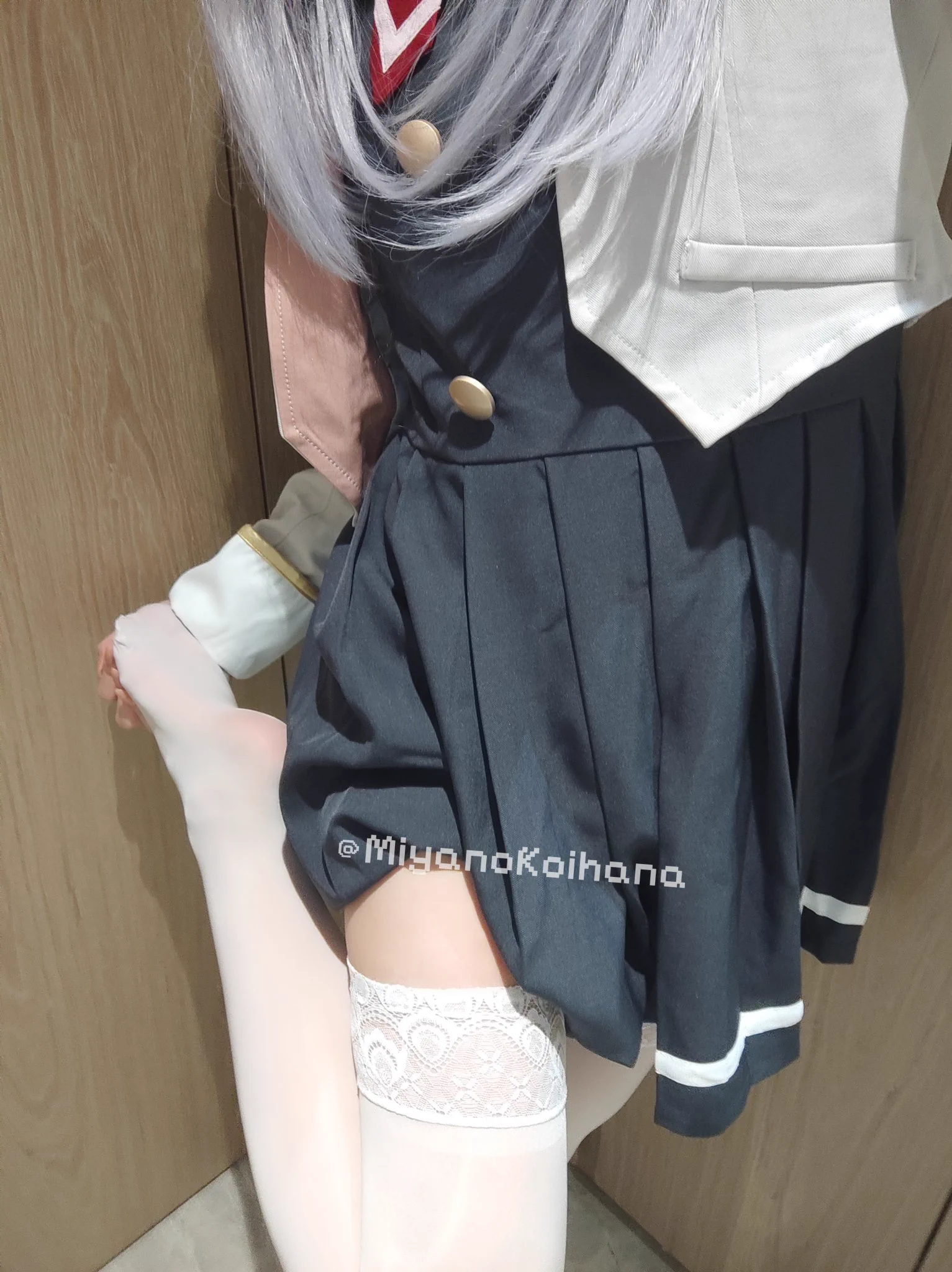 艾莉同学出勤率真的挺高的()
#白丝足底 #高筒袜 #艾莉同学 #不时轻声地以俄语遮羞的邻座艾莉同学 
@jiaoshibw https://t.co/38WCJhVlya