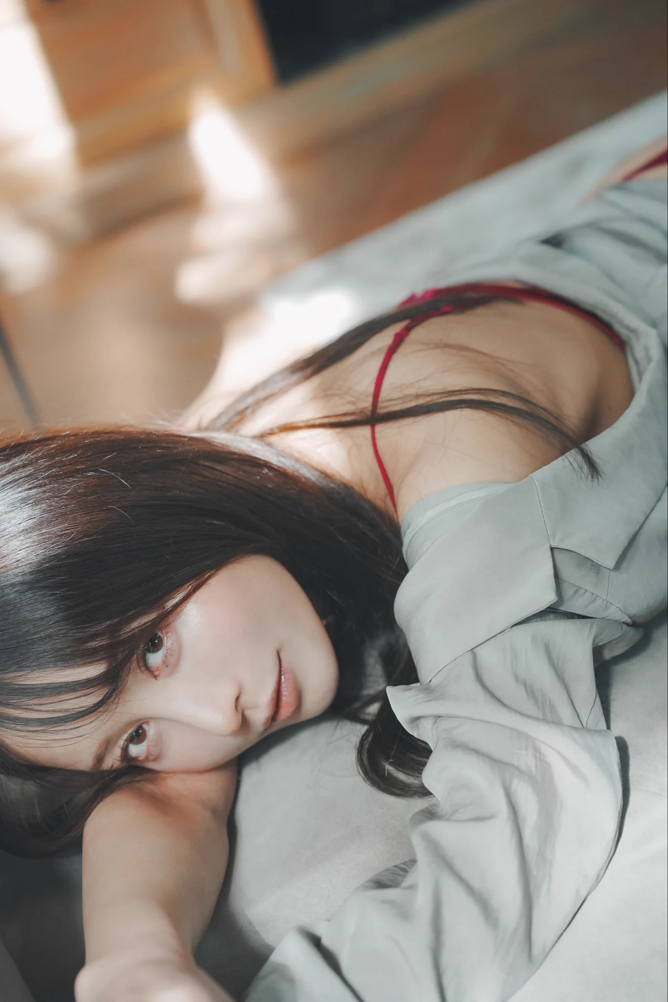 最近私生活は裸眼が好きなのだけど、、撮影も裸眼が良いのか悩み( •᷄ὤ•᷅)
カラコン入れた方が盛れるけど目に入る光が綺麗なんよなぁ〜 https://t.co/yAqjDKGgRG