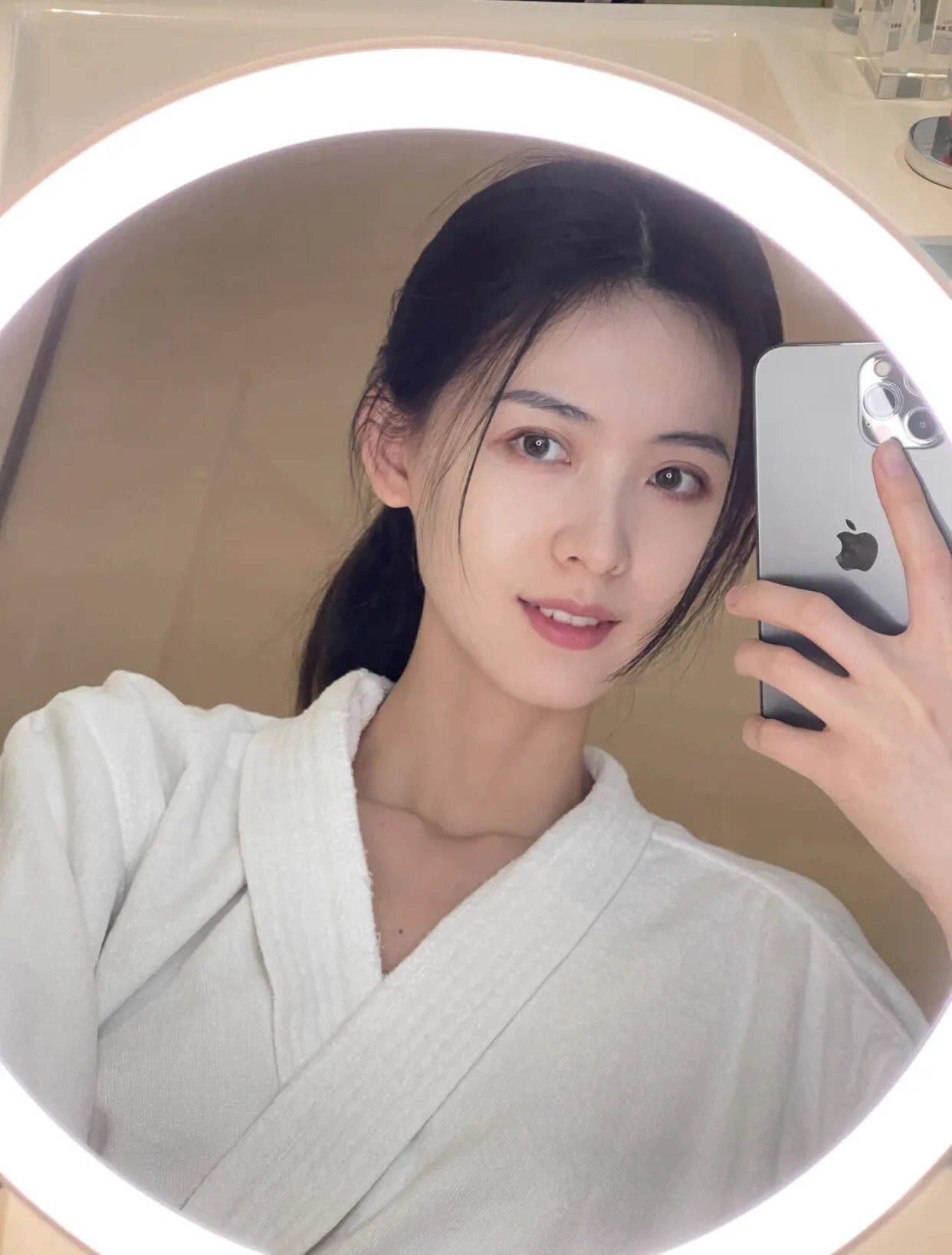 最近爱上了素颜，这状态还可以吧？ https://t.co/rZ3UGlRLyH