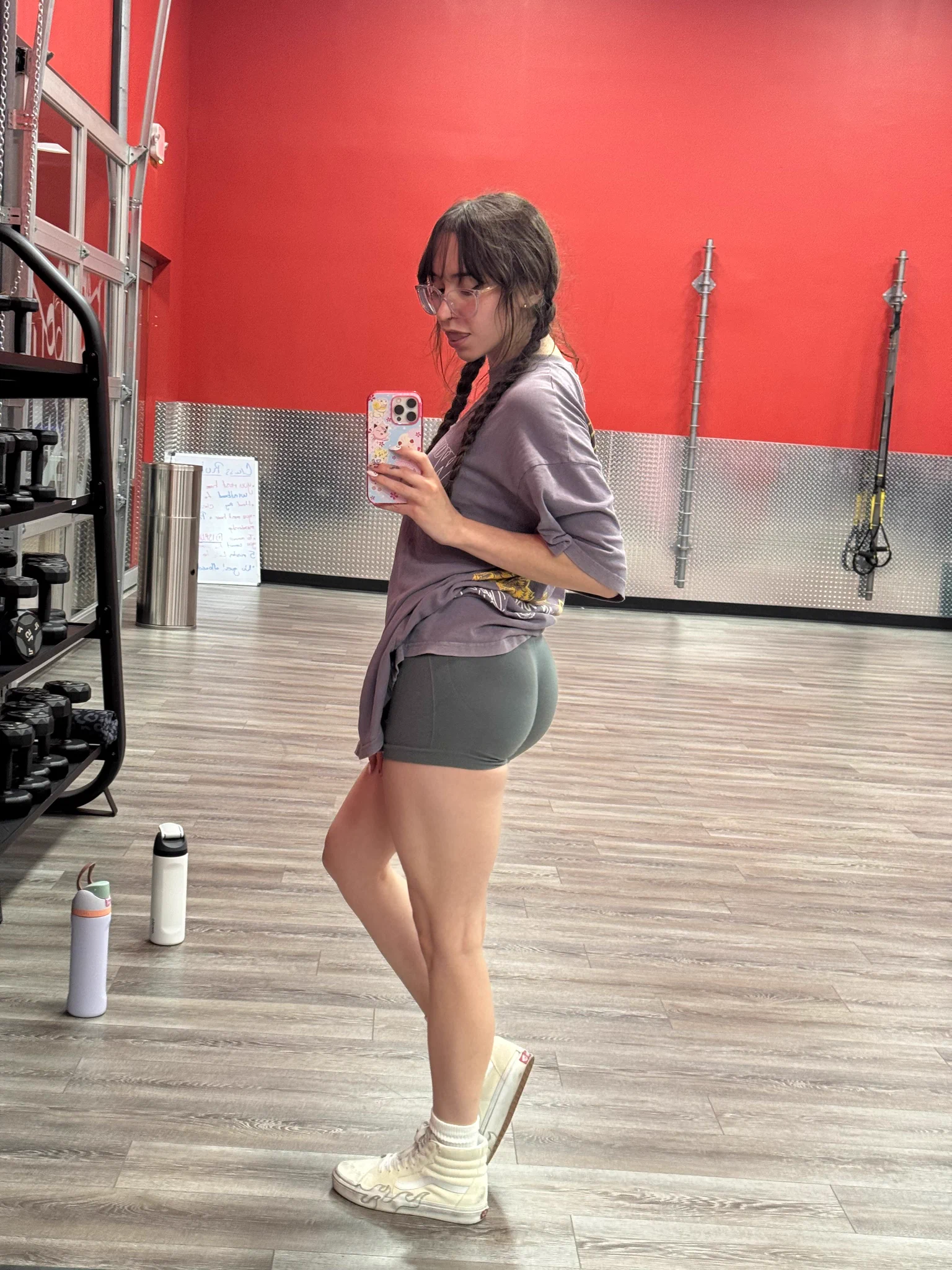 date a gym girl or 500k https://t.co/2juK46npQ6