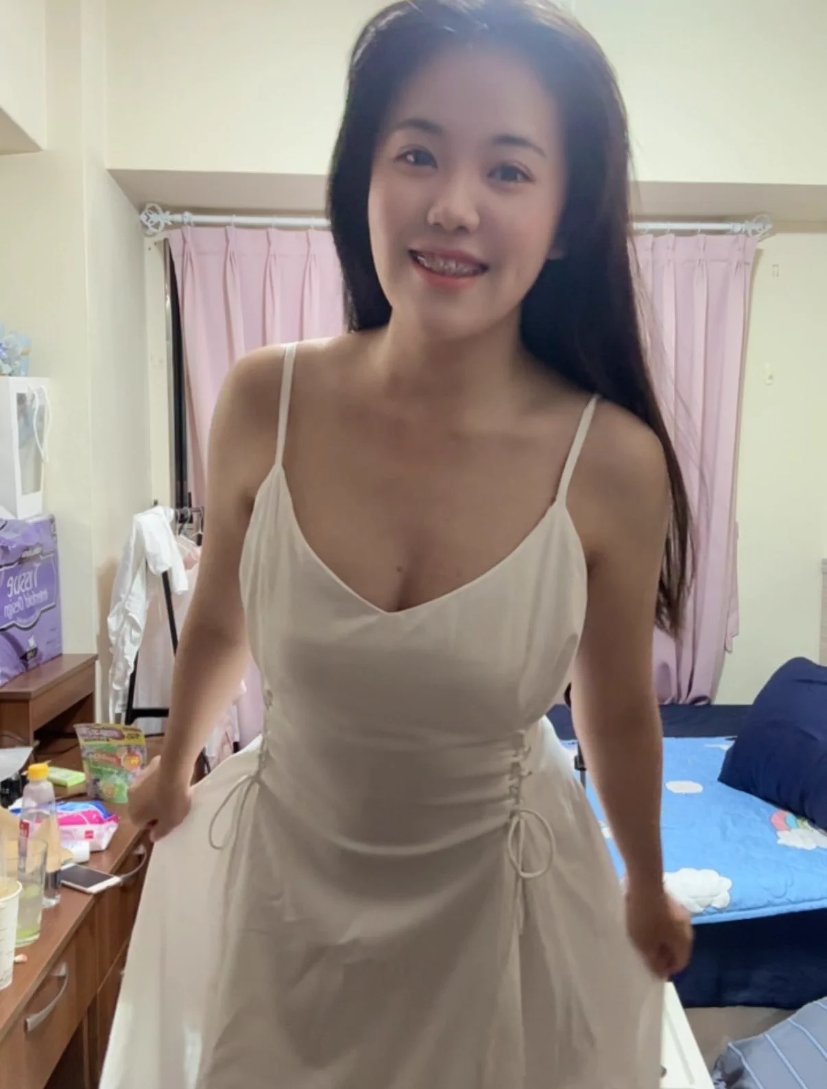 狗狗～～

超級想～穿這件參加婚禮的

但是～～

長輩不準狗狗穿⋯

說會搶新娘風頭…

這也不是禮服啊….

而且新娘穿秀禾服大紅色的唉～ಠ_ಠ https://t.co/HhY8kimF77