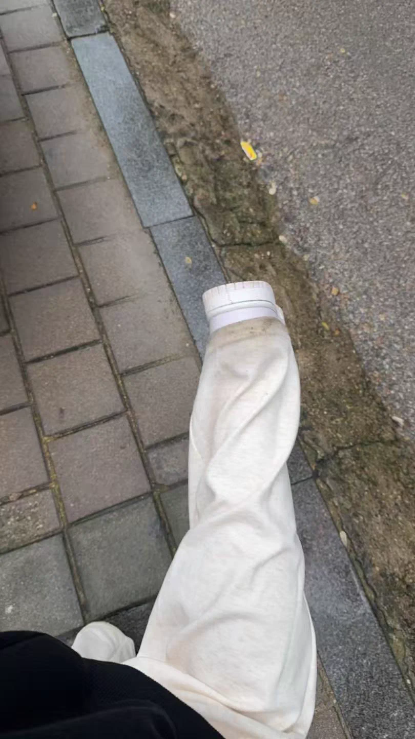 以后下雨天我再也不穿白裤子出门了 https://t.co/5YvEWsuBTR
