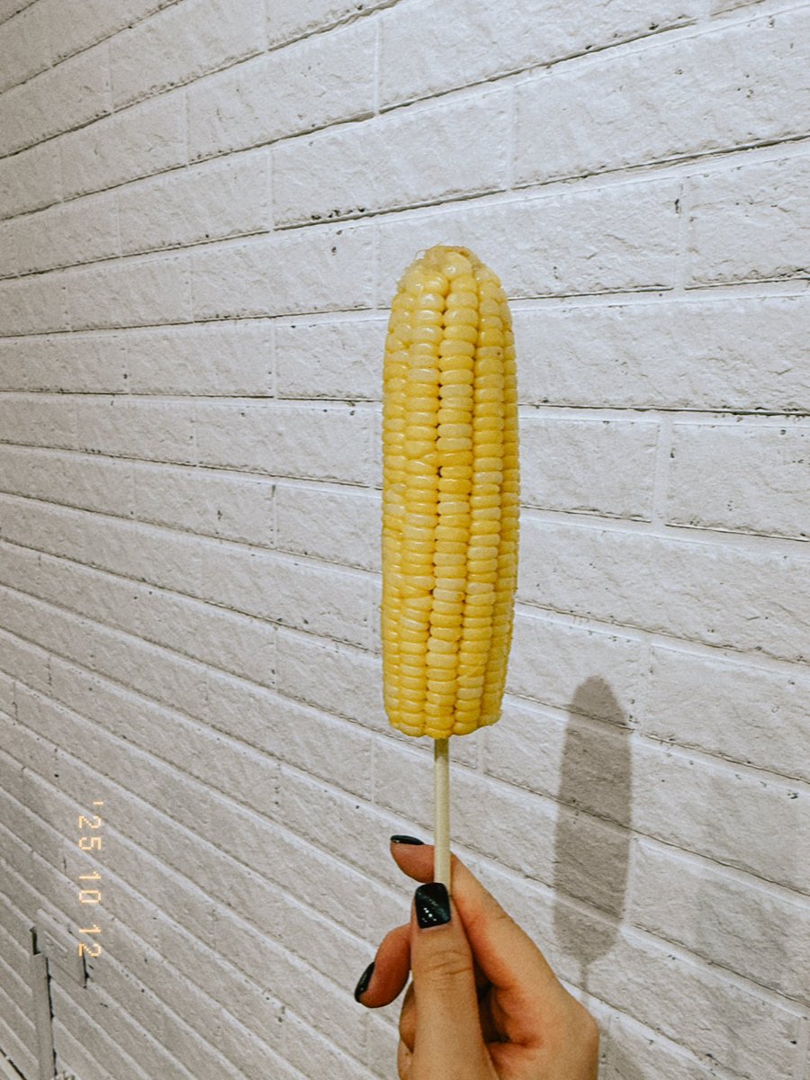 很想吃玉米 只好去超商買微波 https://t.co/zsfYrB1SoI