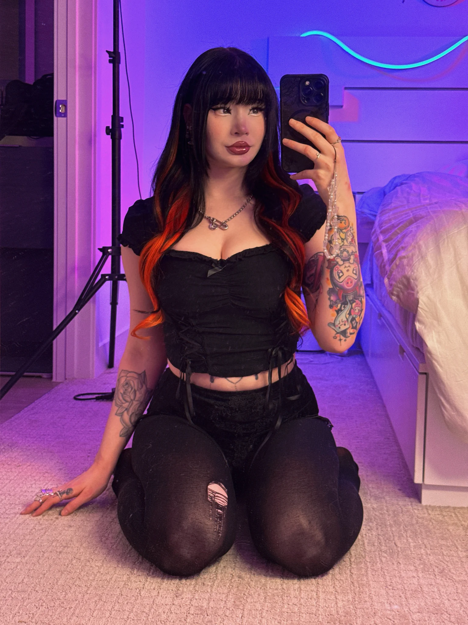 Live playing more silent hill f! &lt;3
https://t.co/IeDVVKHS1k https://t.co/qj8oouVHcG