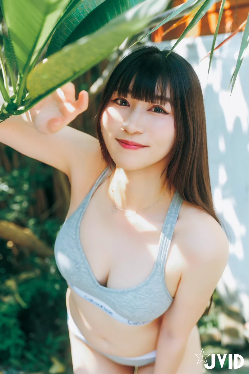 ☆熱門解鎖★

【129P新人首發】在老木屋的縫隙間，陽光灑落出柔軟的金色，映照著她帶笑的輪廓，她穿著 CK 灰色內衣，隨性卻不失女人的溫柔，恰似鄰家女孩不經意的心動瞬間，換上白色比基尼，她踏出木門，像昭和老電影裡走出來最溫柔的夢。

創作者：#BrianPhoto、#botophoto
模特兒： #Ula

#JVID https://t.co/d4NqXaa0s1