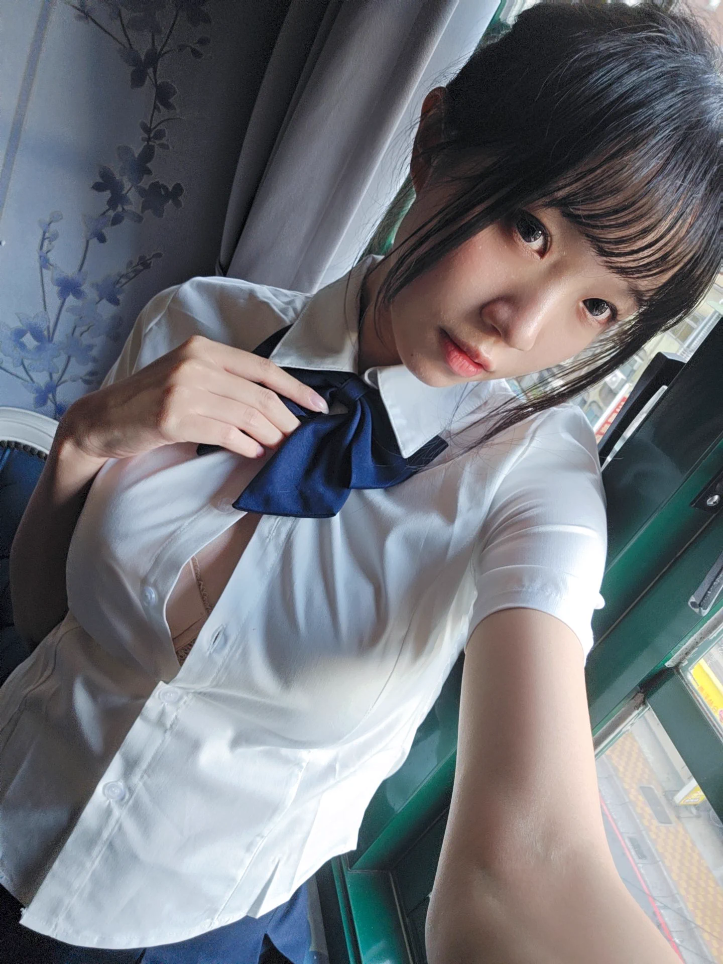 扣子...要幫我扣上嗎？ https://t.co/pNZ7jtZwPC