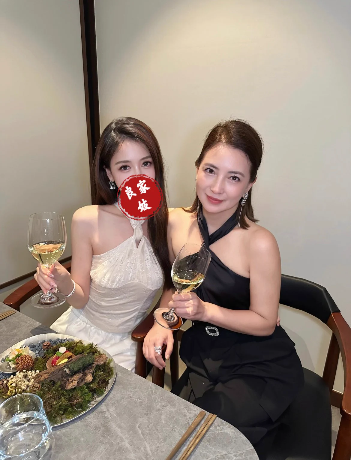 我的骚货婆婆终于愿意出镜啦！我和我婆婆 你们选哪个？？？ https://t.co/b3rMdPUZcN