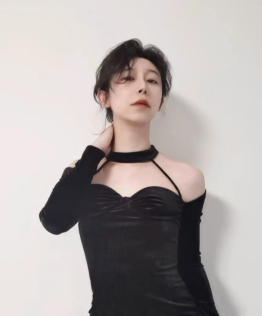 成都举牌认证男娘，国企硕士，美术生出身，1.2k三小时不限次数，木子老师的含金量我想无需多言，最厉害的就在于人体自动润滑和极致的紧实 https://t.co/qpKl0mzERv