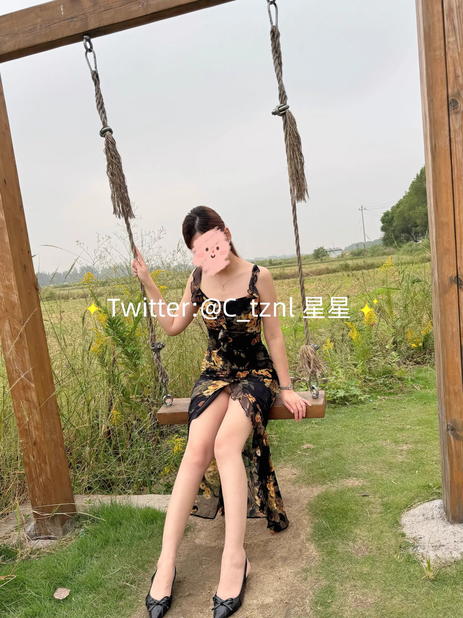 把图偷去微博的动机是什么我不理解，一晚上就被封了个七七八八你也不行啊，
https://t.co/rb4bmUN3r8
这个贱货主页里还在展示的穿搭，我这里还有可能会更色情的，如果举报需要你可以私信我拿 https://t.co/sblBtcv3TU