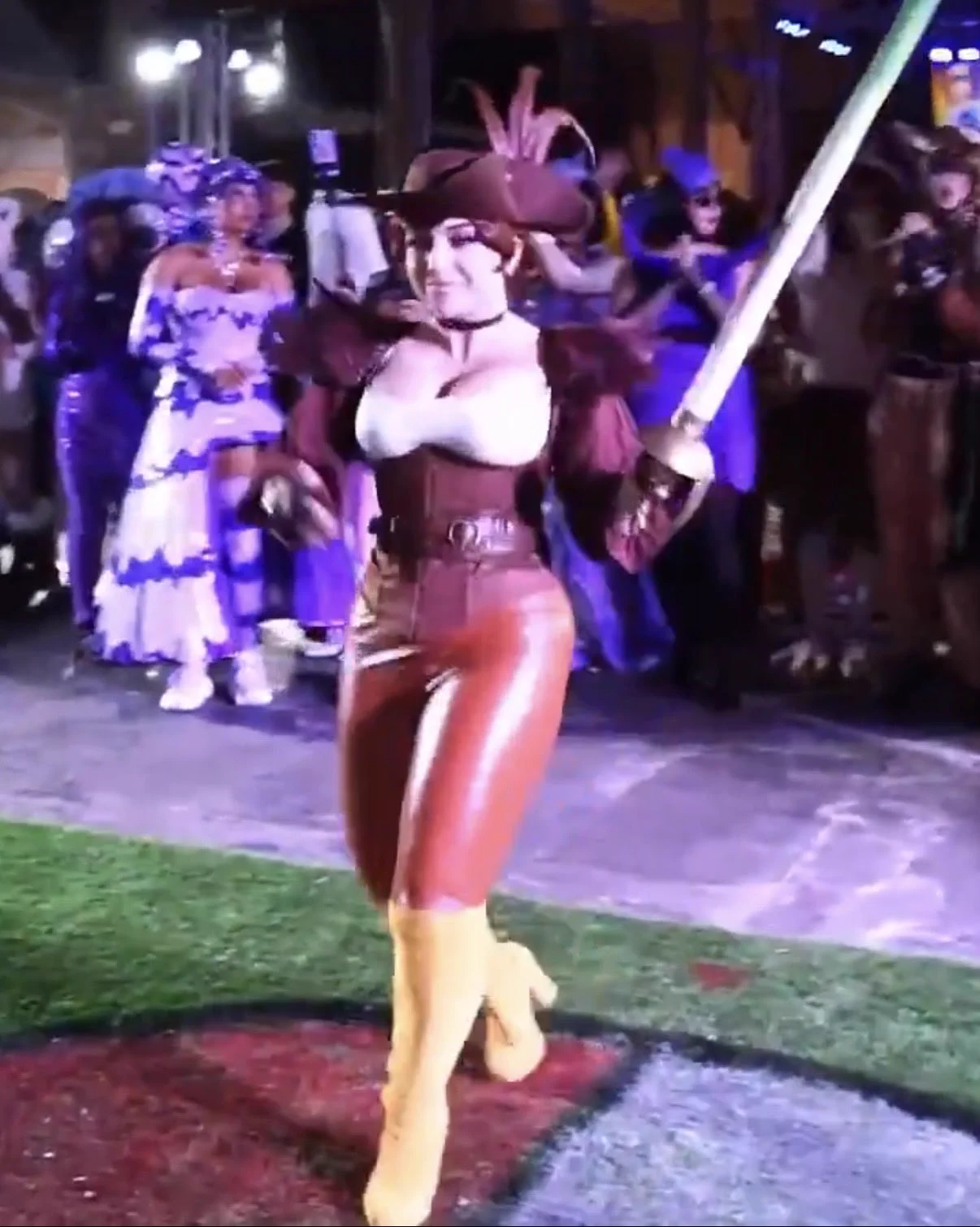 wait i lied one more thing GODDAMN AM I THICK AS HELL IN 144P https://t.co/4CerKkyCGo