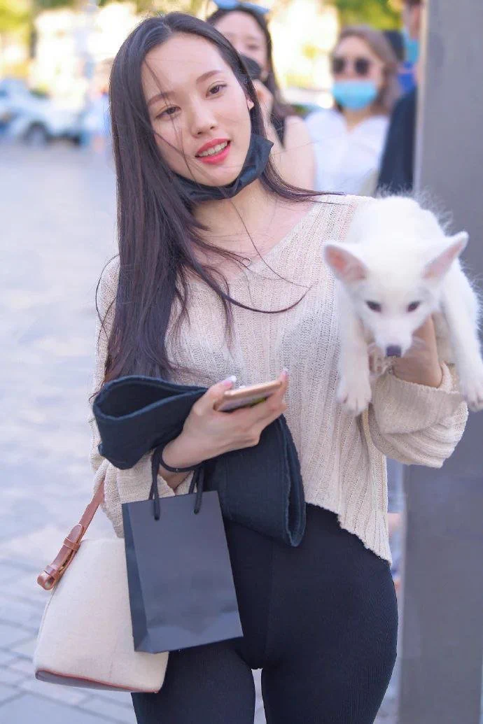 闷骚 https://t.co/MbbIc6vKWo