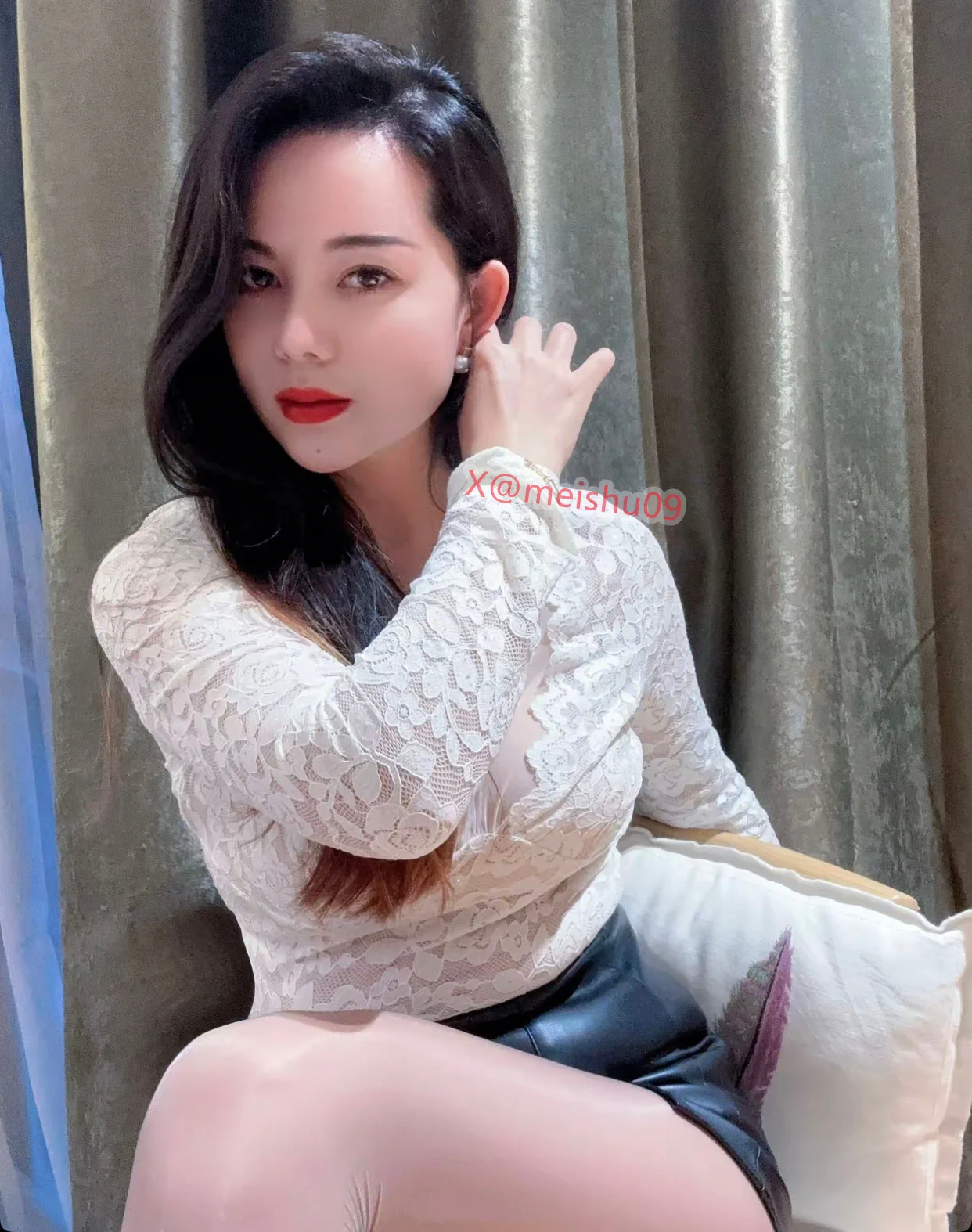 别被爱情弄得半死不活失魂落魄，别让一个不爱你的人打乱你的生活，不管通过哪种方式，你都应该放下那个不爱你的人，也给自己一个解脱。 https://t.co/7IJZEzJjXD