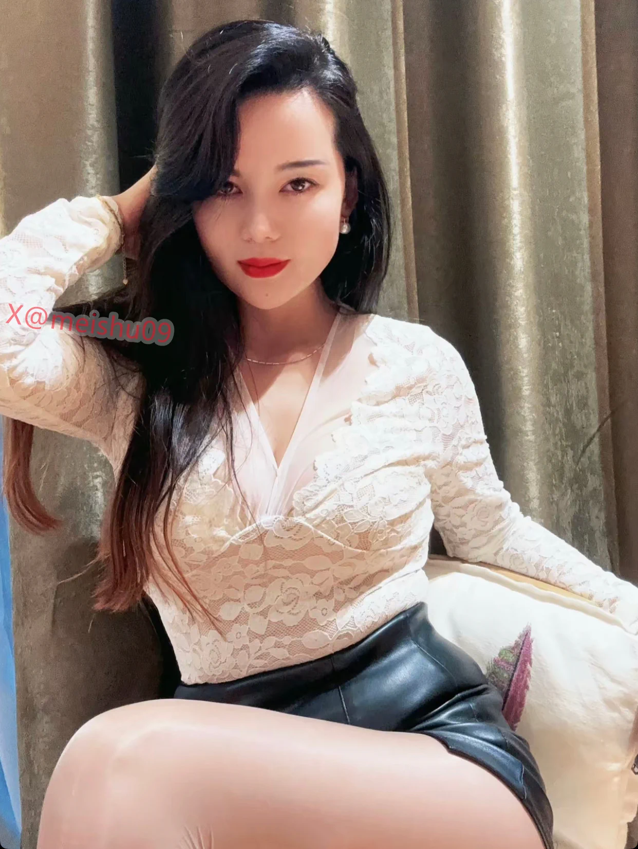 别被爱情弄得半死不活失魂落魄，别让一个不爱你的人打乱你的生活，不管通过哪种方式，你都应该放下那个不爱你的人，也给自己一个解脱。 https://t.co/7IJZEzJjXD
