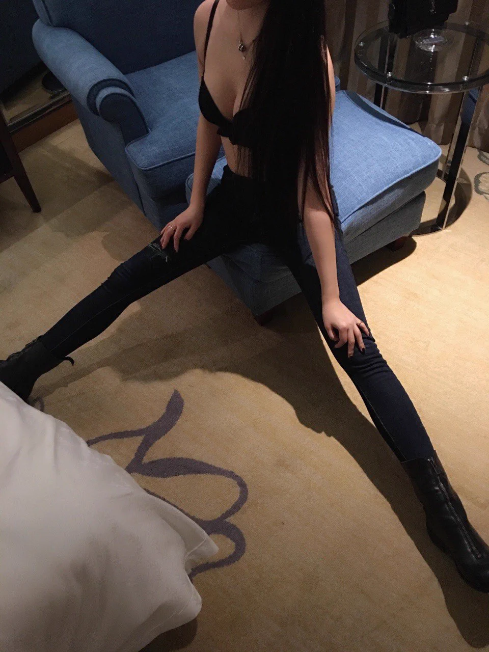 我这样真的很像卖b女吗？
#母狗 #反差 #女大 https://t.co/ydnedbYPDz
