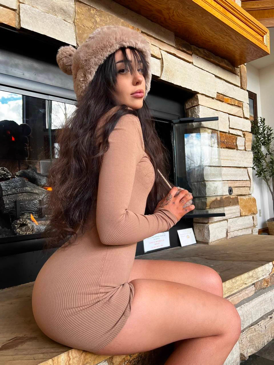 deleting in 14 hours, but whoever says 'me' gets a special dm 💌 https://t.co/CFRJ4heIWI