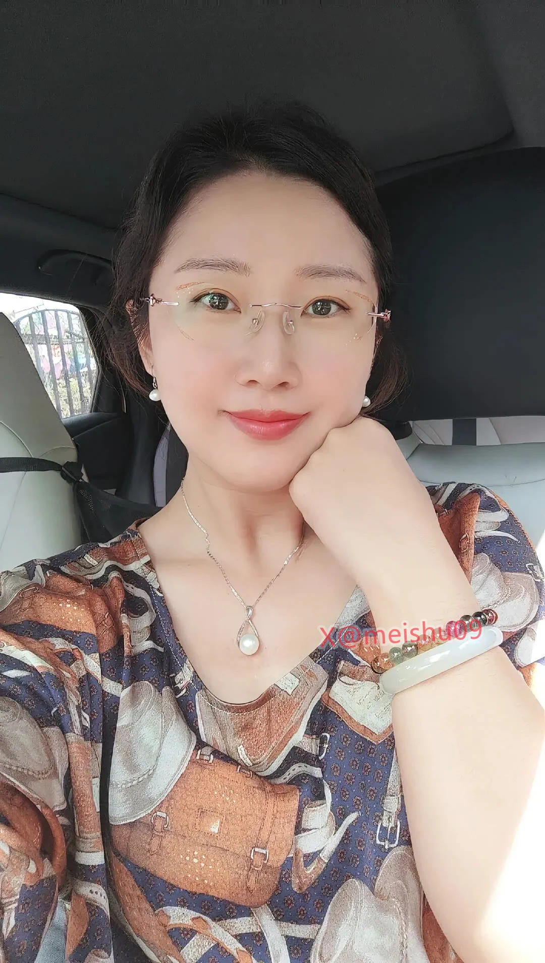 生活到底对你做了什么？让你不敢爱，总是透露着卑微，明明你那么善良，没有对不起任何人，却让你如此狼狈不堪。 https://t.co/gPcyfR6a8H