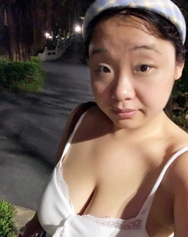 靓姐风情妩媚快乐的假期惬意休闲的日子 https://t.co/1EHRxLUGCf