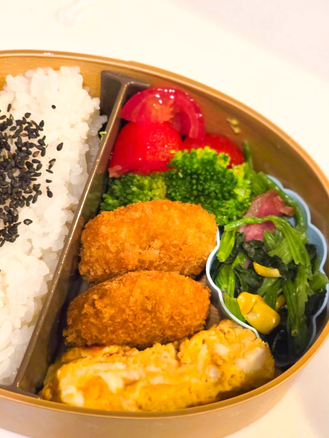 今日はコロッケと卵焼き弁当です https://t.co/1w8flpzYya