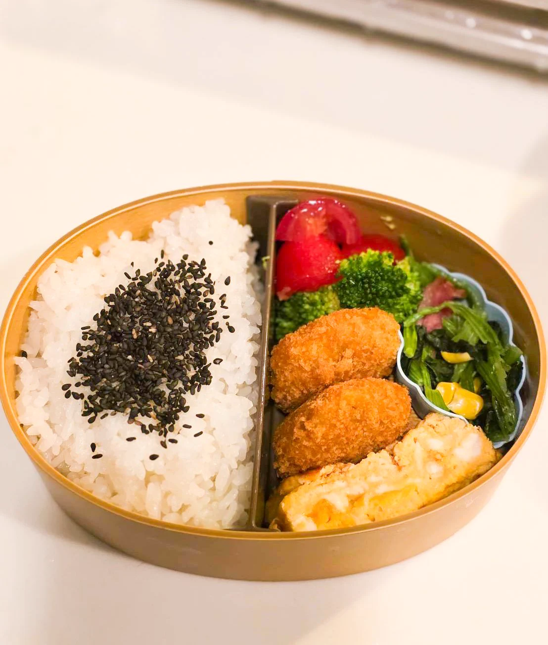 今日はコロッケと卵焼き弁当です https://t.co/1w8flpzYya