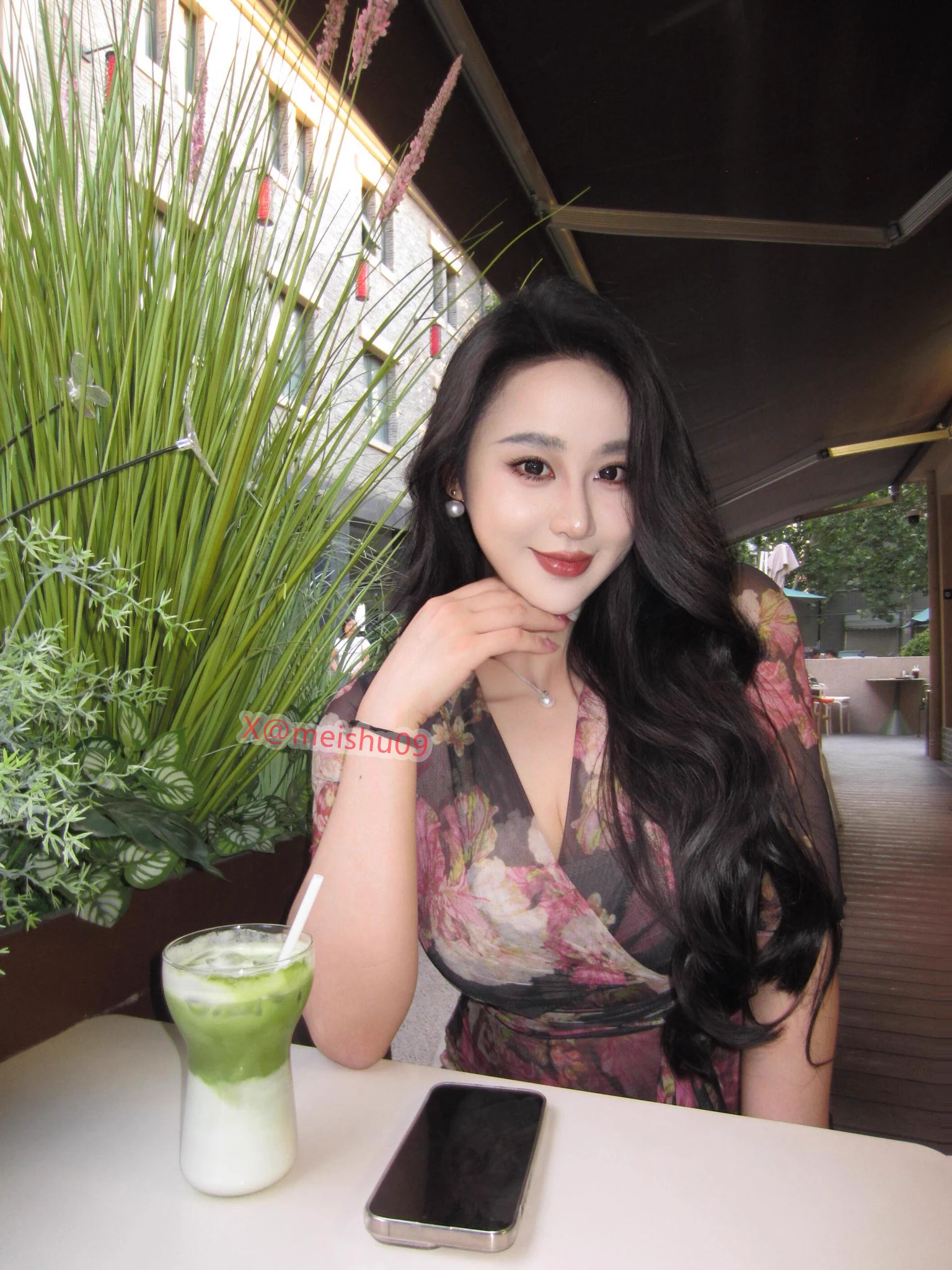 必过于在意人与人之间一些表面的情绪。挚交之人不需要，泛交之人用不着。“情绪”这东西，你不在乎，它就伤不到你。 https://t.co/5OK4Sixf6t