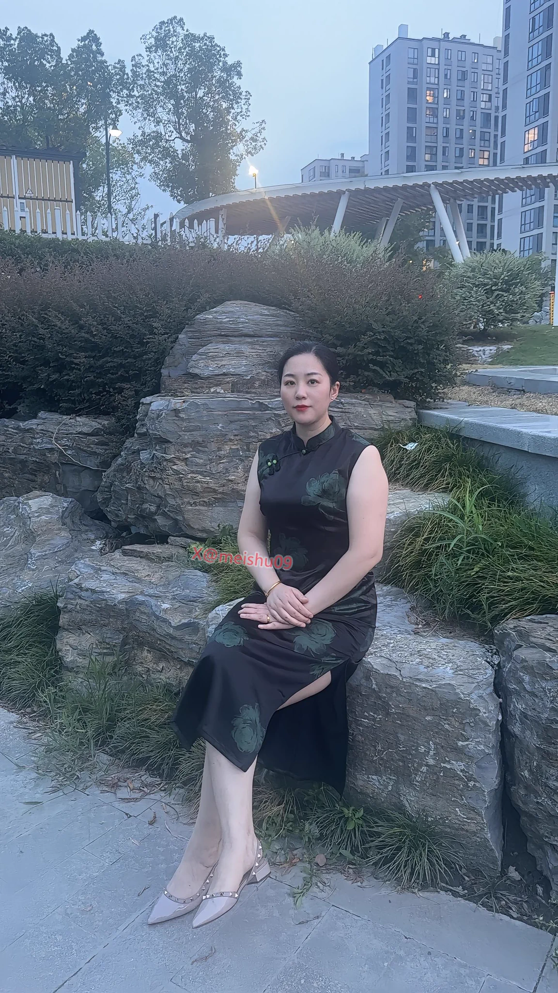 你总是，间歇性踌躇满志，持续性混吃等死，筹谋一天，躺尸一年。 https://t.co/P3HS4BLccC