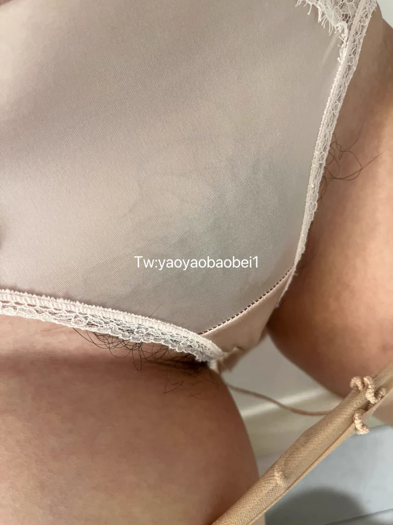 内裤都包裹不住我的逼毛…
（限时29.9🚪）
@ToBulaer
@KawasawaSen
@BulmaList https://t.co/eXJt08wJWu