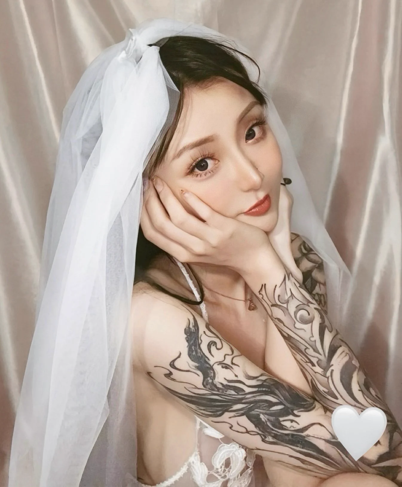 有这么色的婚纱？ https://t.co/FR36Xo0JVG