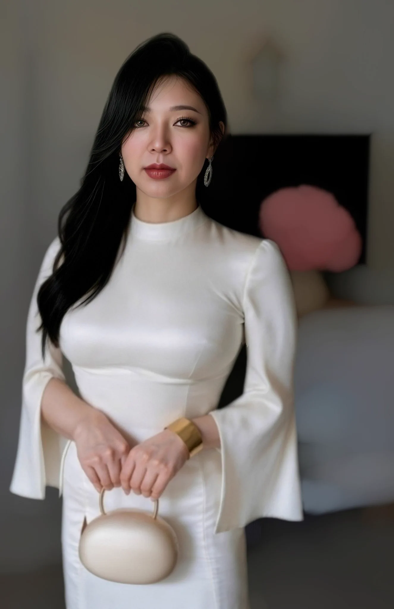 裙子、包包是老婆年头公司晚宴穿的（这种衣服老婆只穿一次，所以敢偷来穿😋）
淫荡妓女高跟鞋是我的。
裙内～后有肛塞前有负锁，我穿着OK吗？ https://t.co/gQkYCjycDO