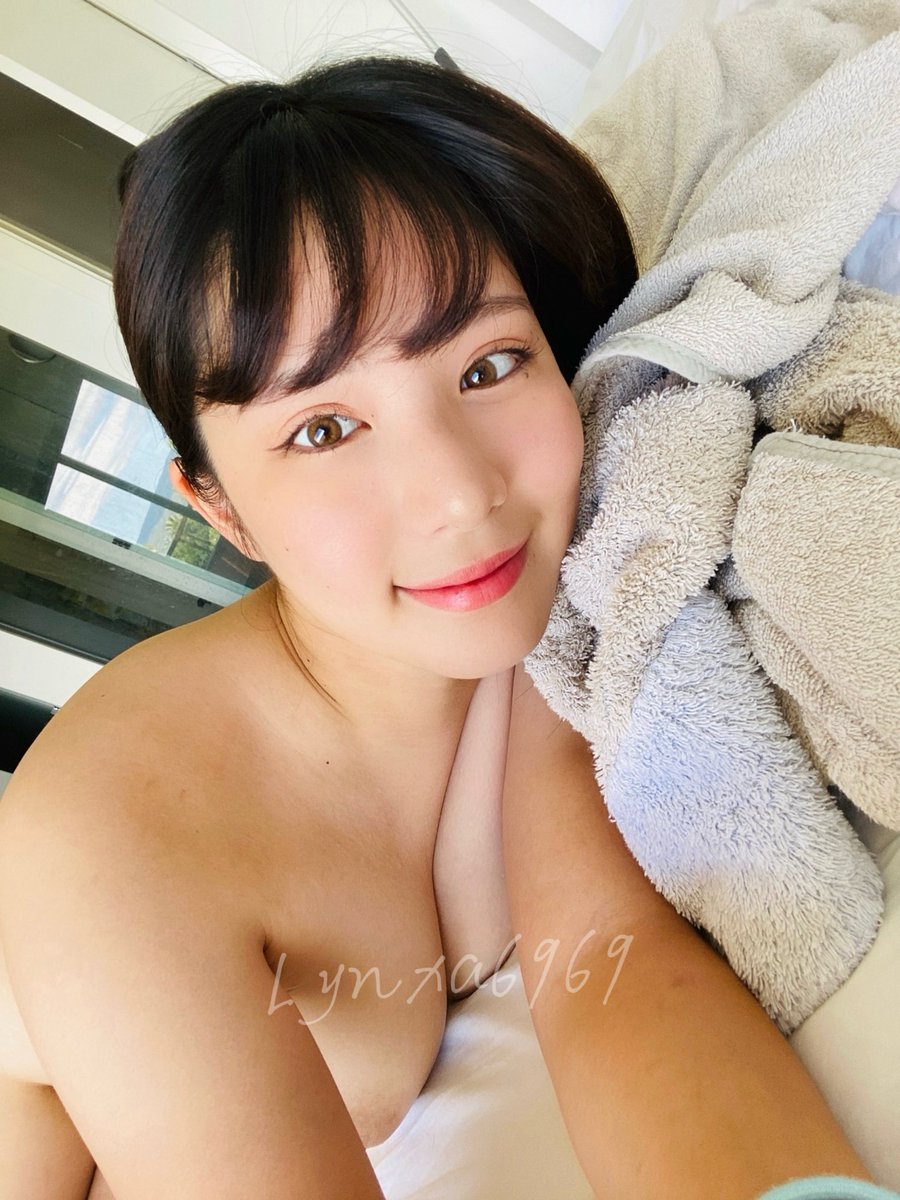 已經有很長的時間沒有另一半的陪伴
發現自己蠻容易會對粉絲起芳心
但我很清楚這種關係幾乎不會有好結果

所以時時刻刻提醒自己
收起自己的戀愛腦🎀別暈船了啦

反而是享受約會中的當下不要想那麼多
還是那句老話：「緣份到它會找上我」 https://t.co/1EEWLL4TAu