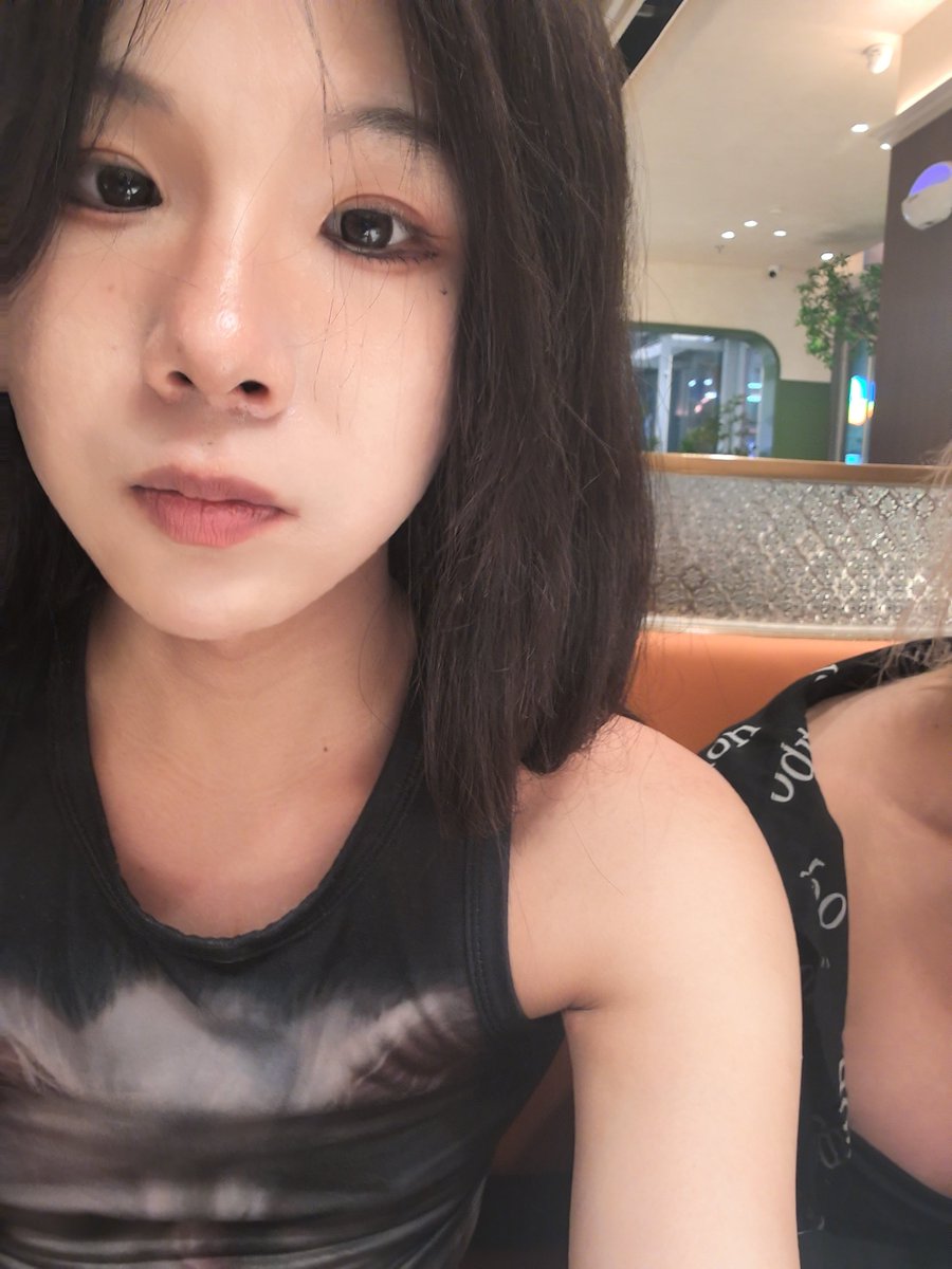 生无可恋的死出，笑死个人～ https://t.co/EDC6mdPCea