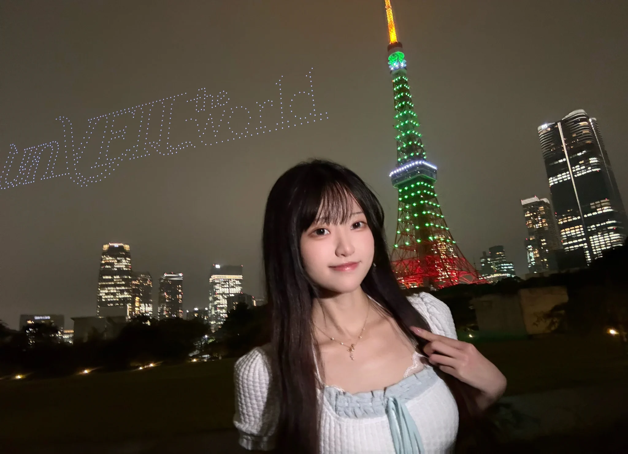 集英社ゲームズ初のスマホゲーム『unVEIL the World』の広告たくさんみてきました📸✨

アドトラックで見たキャラの絵すごく可愛かったです💕
ドローンショーではとても綺麗な絵や文字が空に描かれていました！🗼

ゲームは10/16に正式リリース、初日で無料ゲームランキング1位になっています👏
よかったらみんなも遊んでみてね！✨

#アンベイル
#unVEILtheworld
#東京に新巨塔