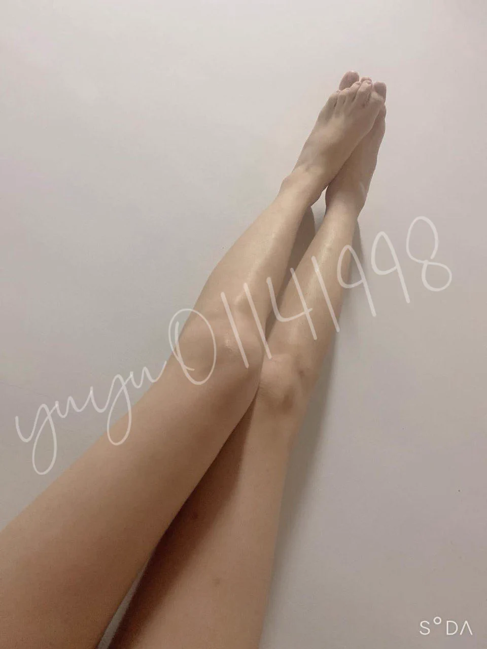 是不是年紀到了 
洗完澡就只想躺在床上耍廢
順便曬一下我的肥腿吧～ https://t.co/W2HIv2Ypkh