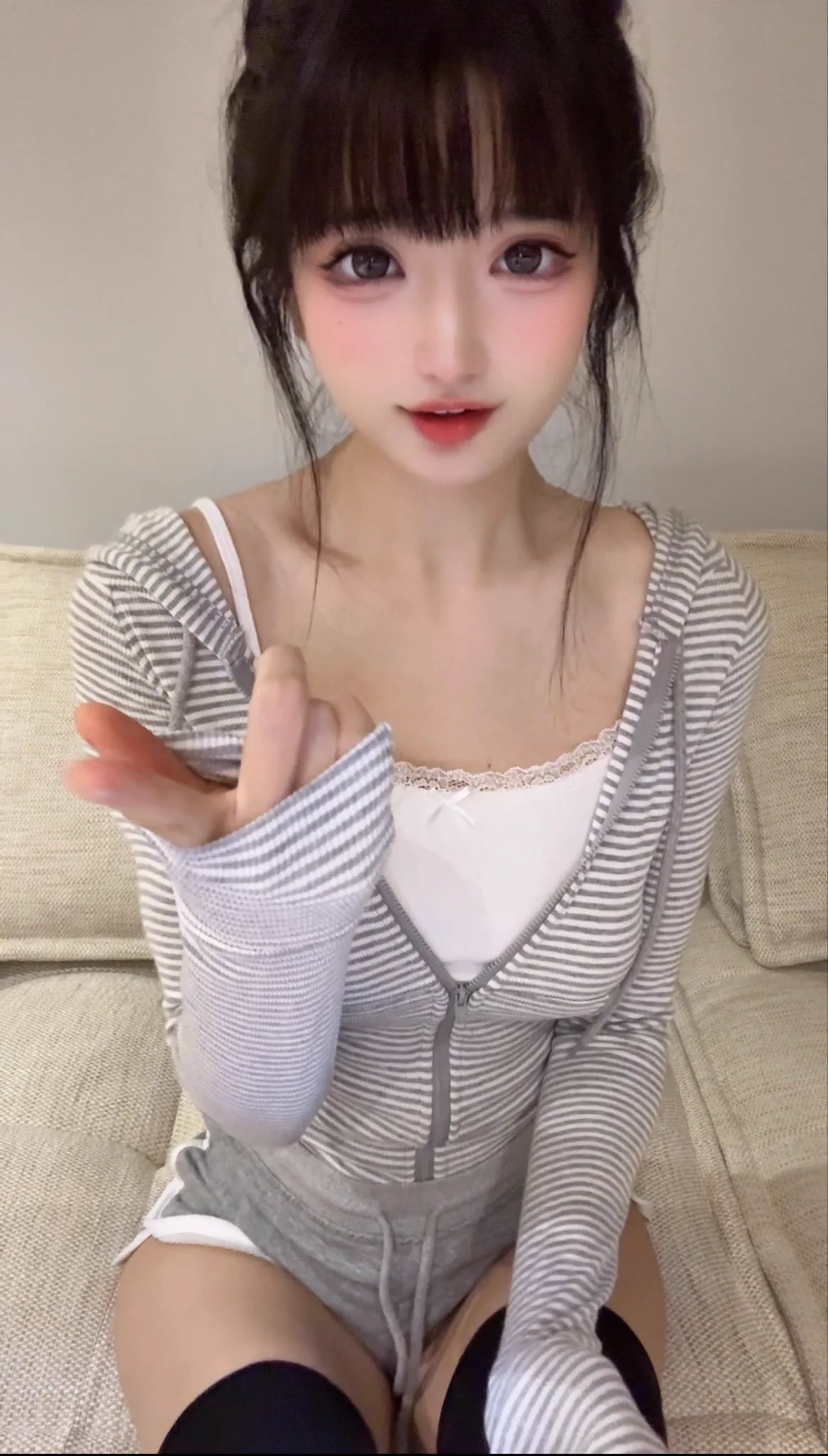 居家小Ni https://t.co/u2ppYOGMzZ