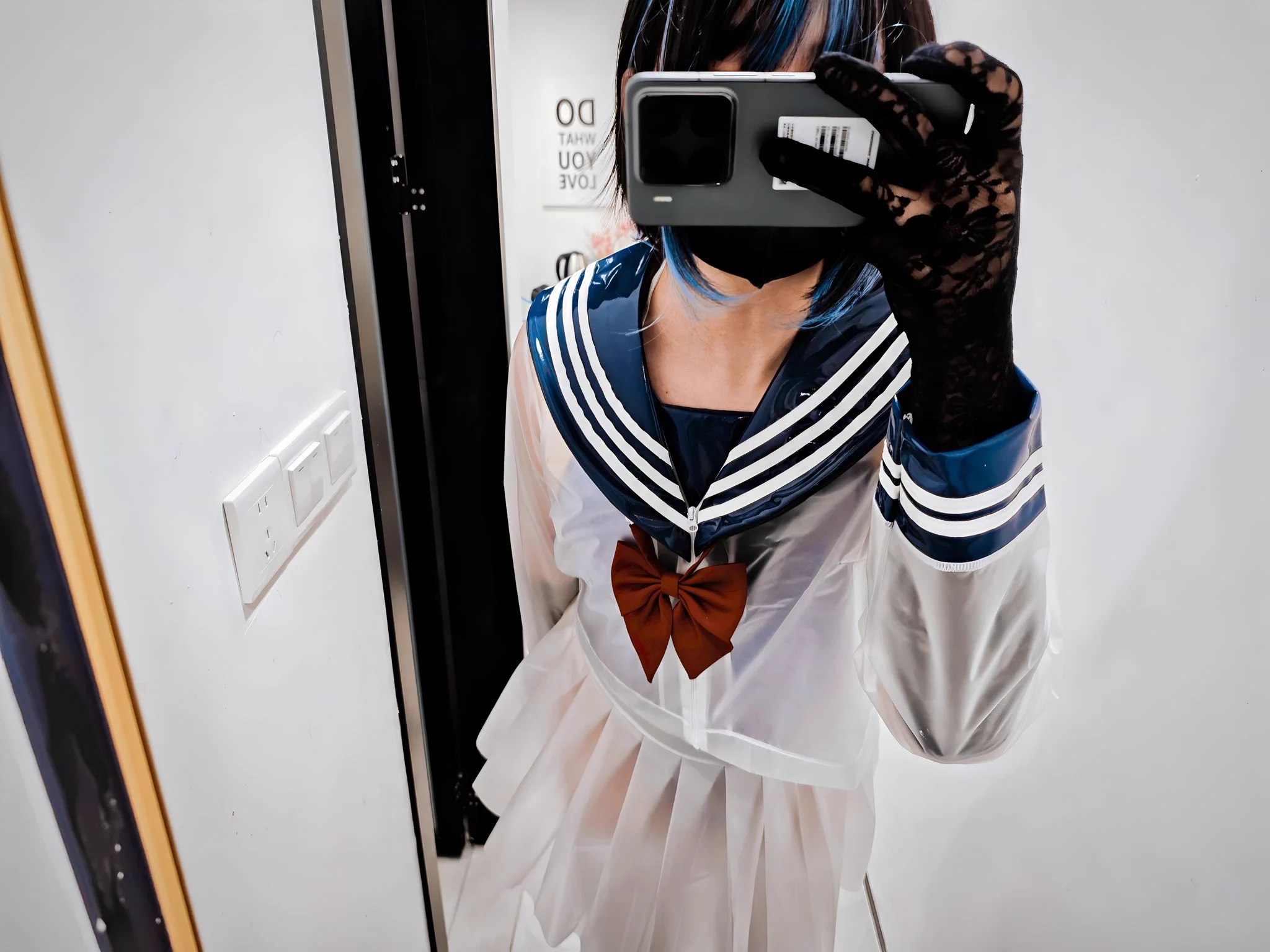 在广州穿这个外出拍摄 社不社死我不知道 但肯定会tmd热死 https://t.co/4ZtGPbkToz