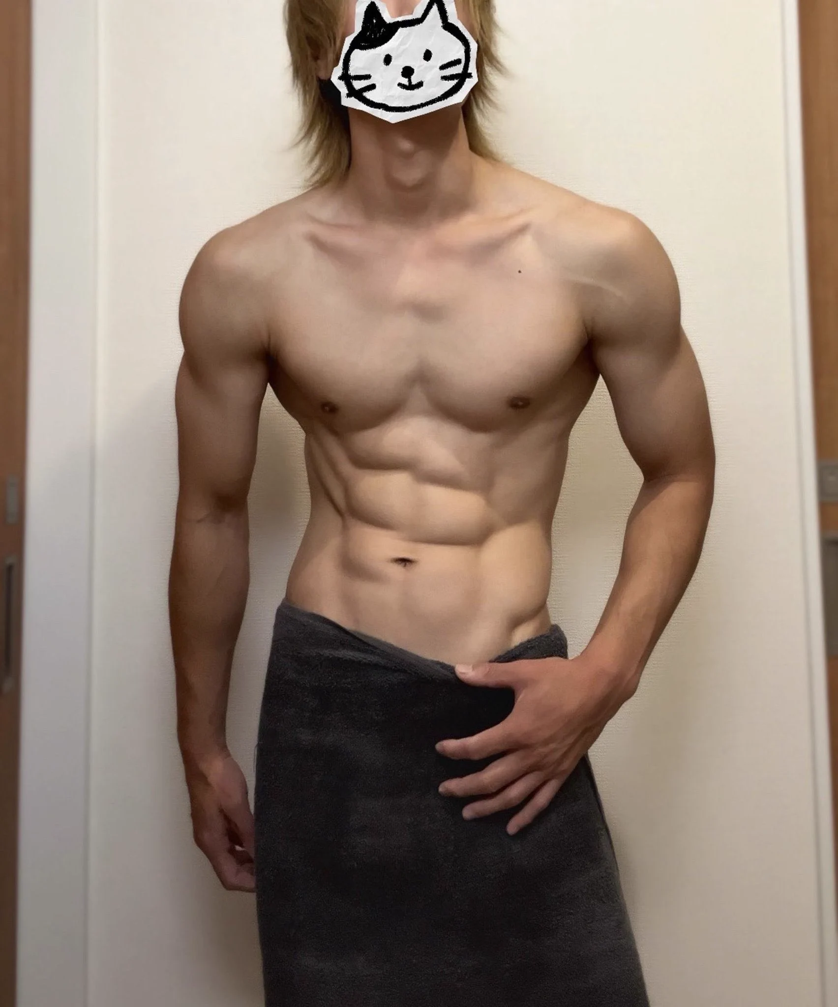 搞什么啊，别人都是看福利姬，x现在都是给我推这种薄肌？我厌男好涩的 https://t.co/gsUGzNjTKl