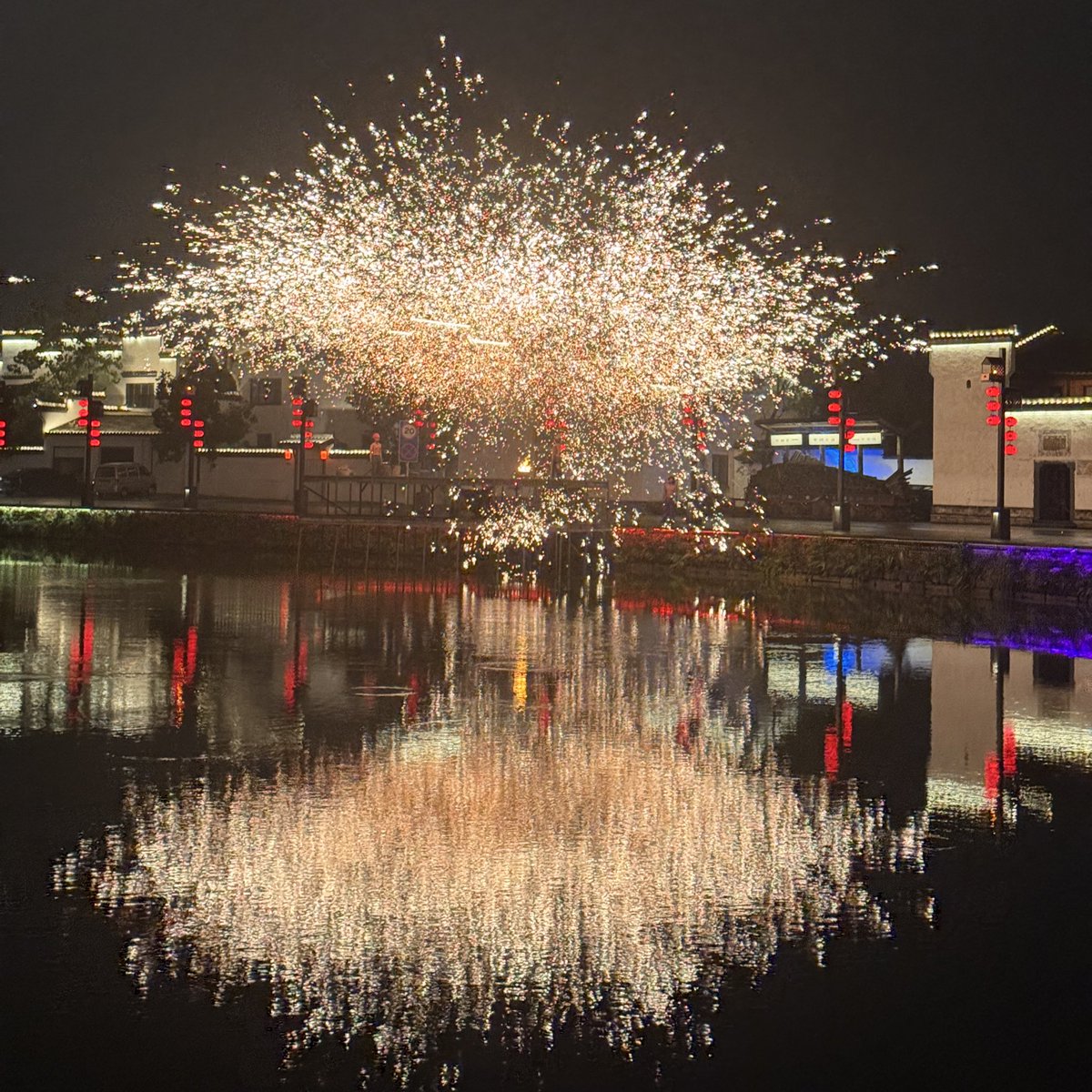 🎆 https://t.co/zUlQttJHYf