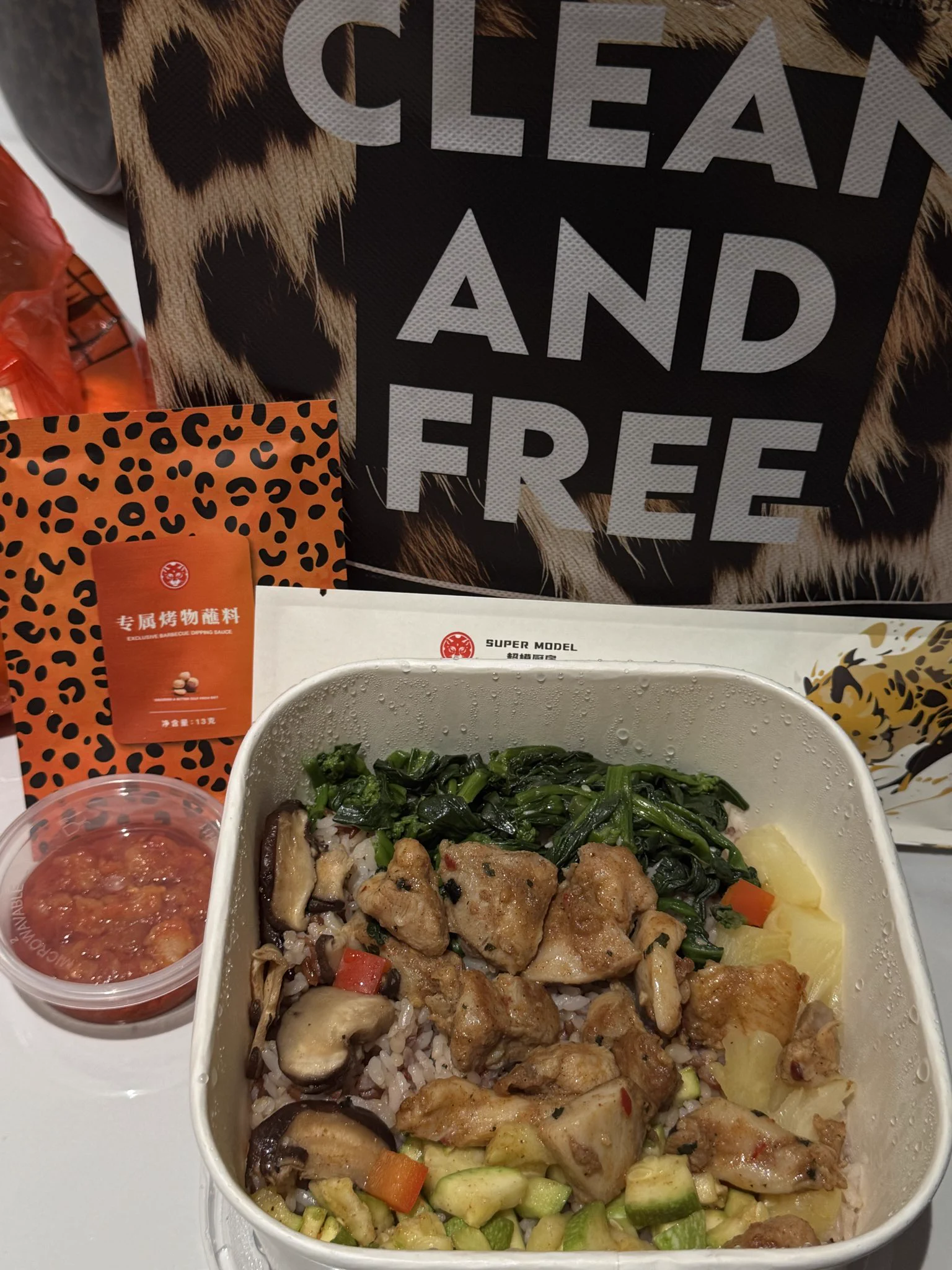 超模厨房 吃了能变超模吗 https://t.co/s7czJOxT72