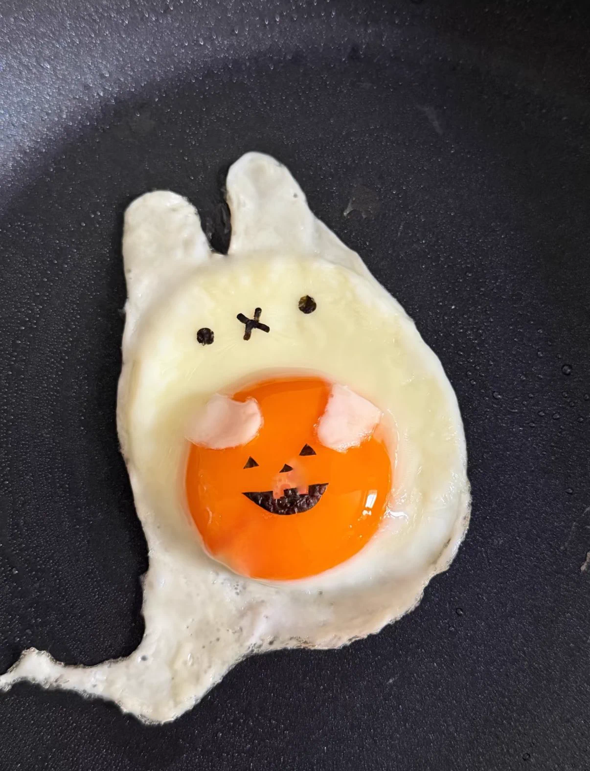 🎃Halloween Miffy sun-side-up egg🍳 https://t.co/MAW5gJSncb