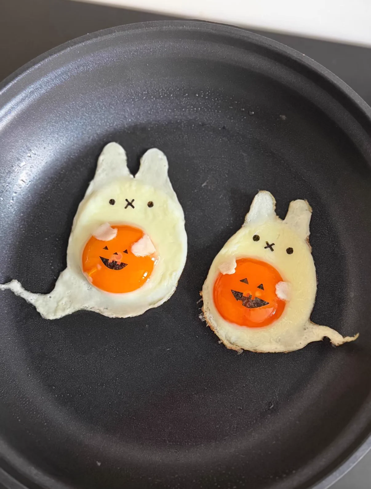 🎃Halloween Miffy sun-side-up egg🍳 https://t.co/MAW5gJSncb