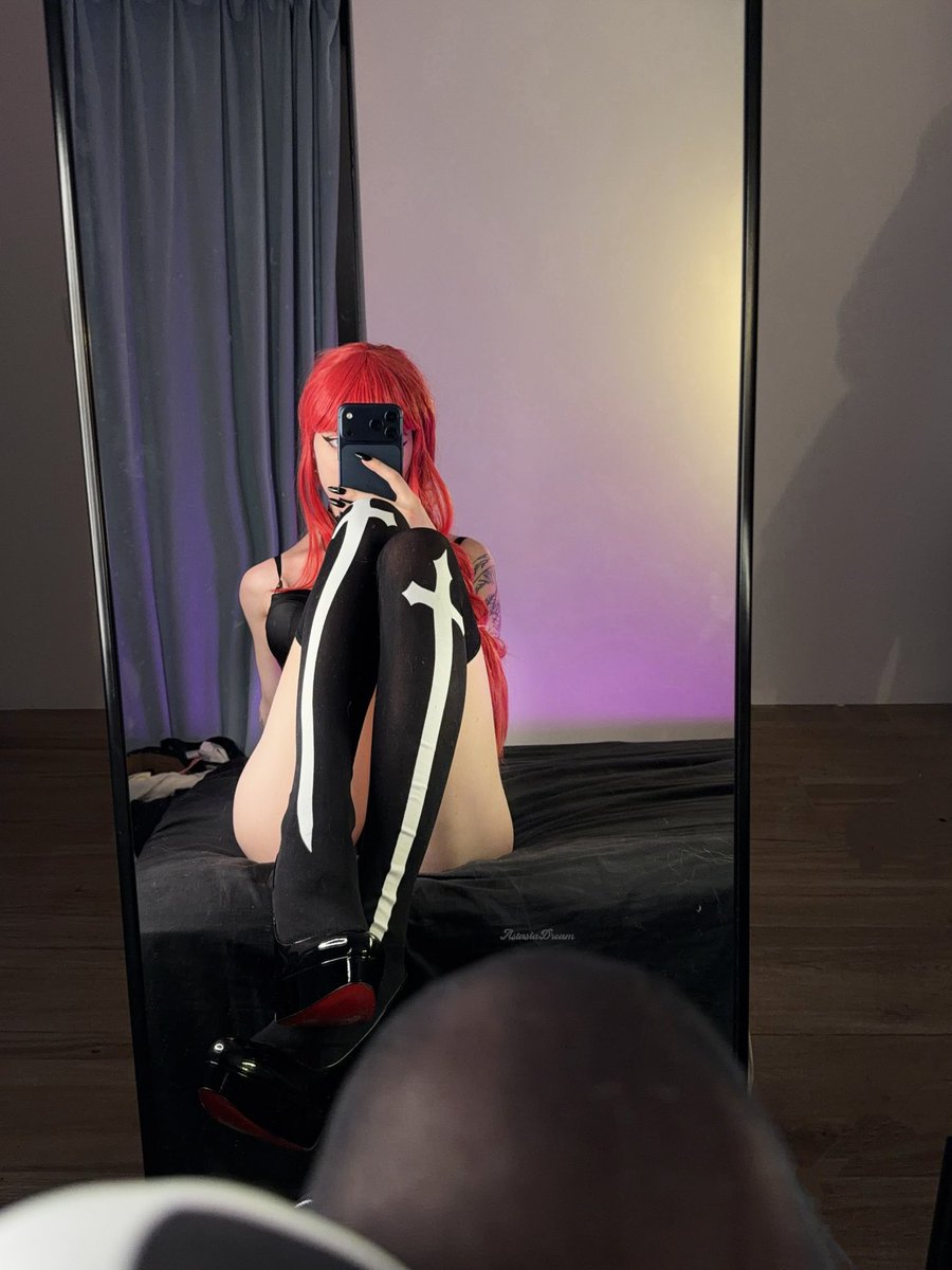 Bark for Makima https://t.co/yTYNjqlDx7