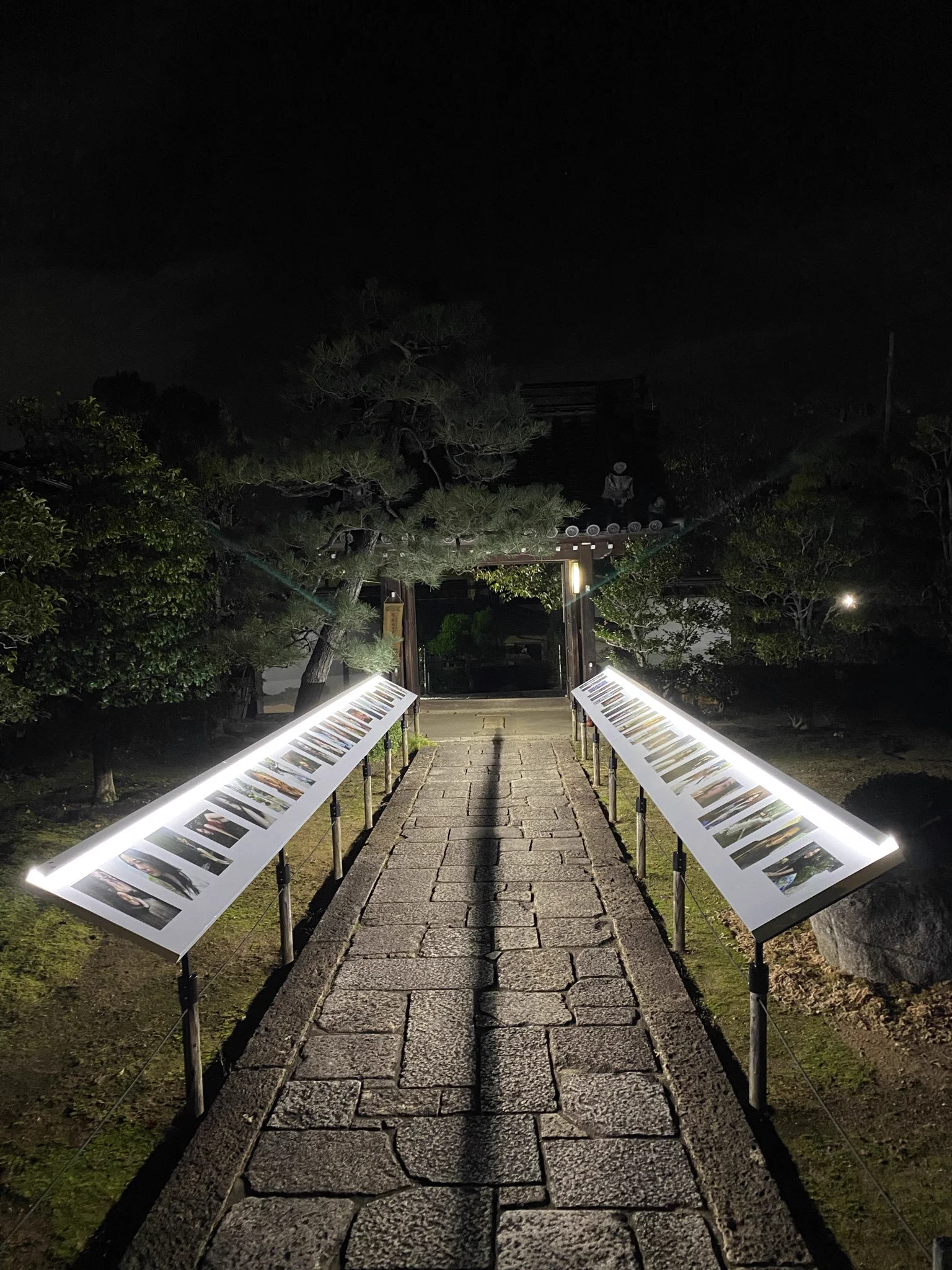 /
10月25日〜11月9日
寺院で日本文化史上初の挑戦‼️
#寧々密会 〈京都編〉写真展
\
https://t.co/vrfq5NBIEI
吉高寧々写真展 開催‼️‼️‼️ https://t.co/cKYWLefDHA